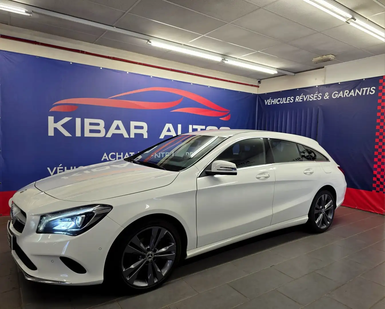 Mercedes-Benz CLA 200 D 136CV Shooting Brake 7-G DCT*GARANTIE 12 MOIS* Bianco - 2