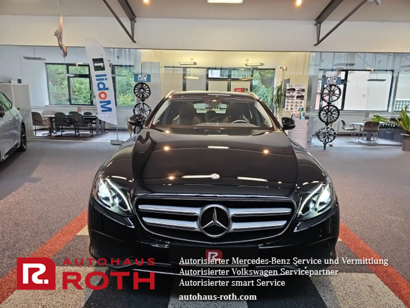 Mercedes-Benz E 250 E 250 T-Modell AVANTGARDE SD AHK Kamera LED Navi Schwarz - 2