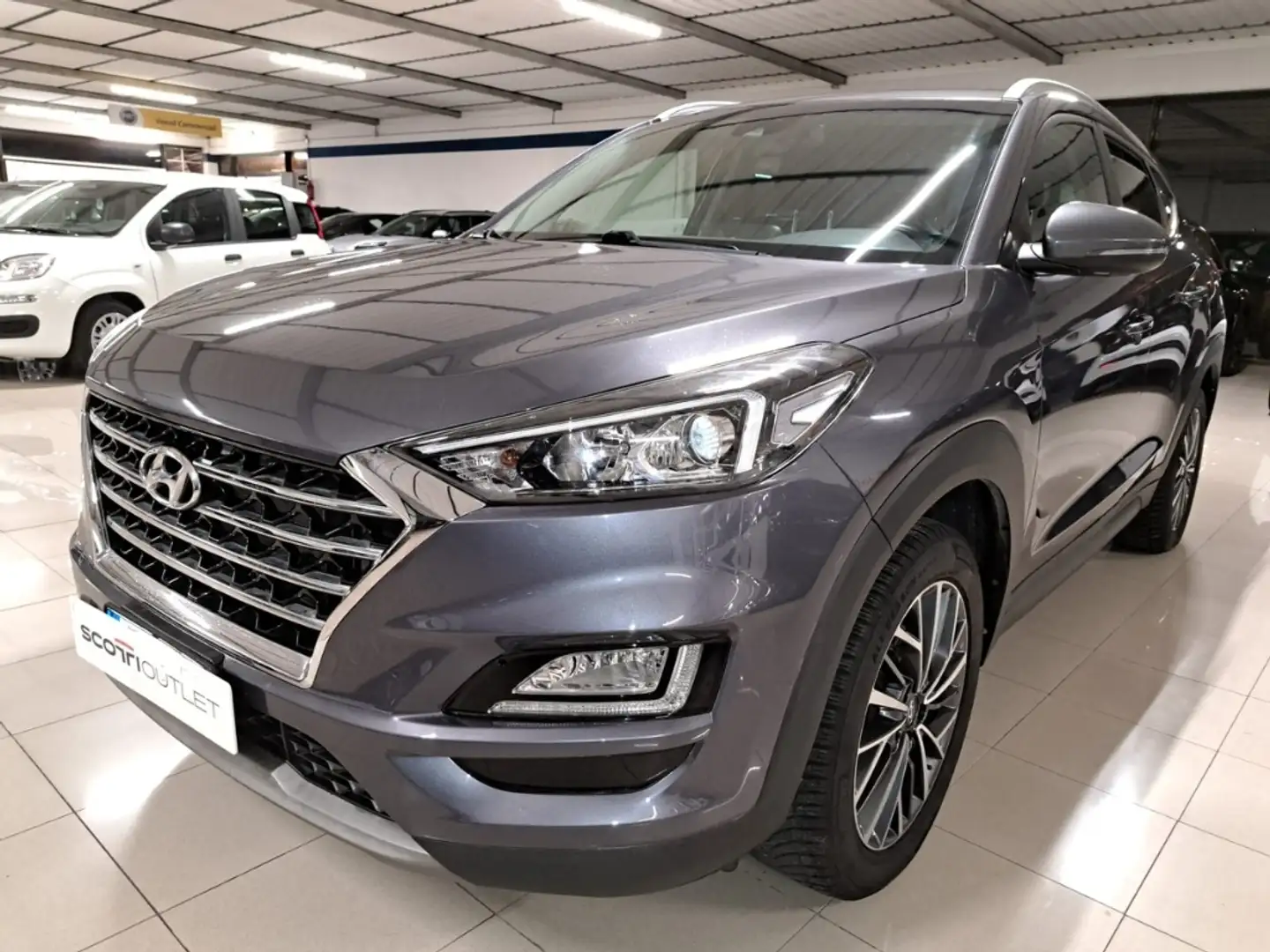 Hyundai TUCSON 1.6 CRDi XTech Gris - 1