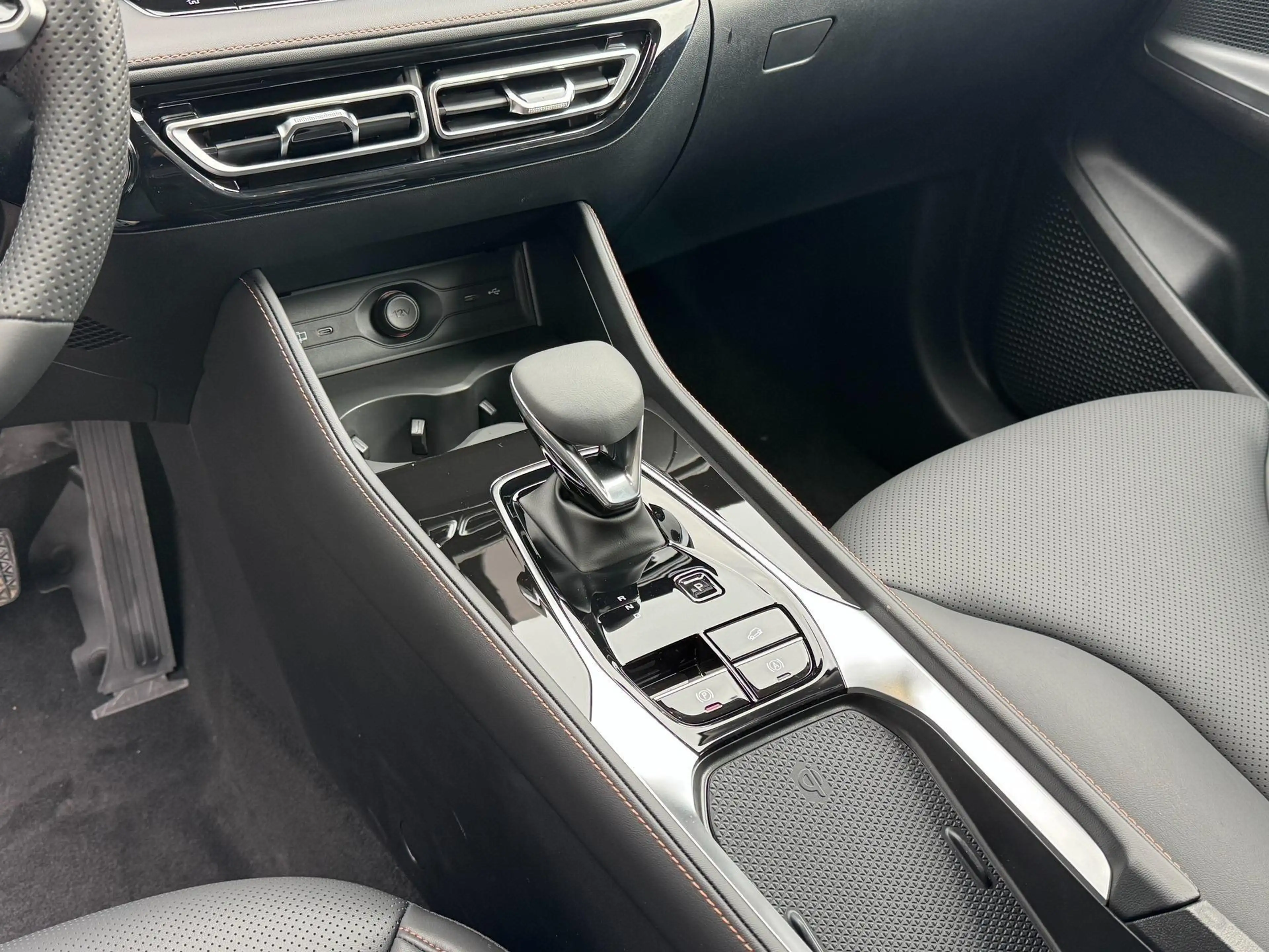 MG HS 1,5 Luxury Hybrid+ Leder 360° 19 Zoll SHZ ACC e... — photo 14