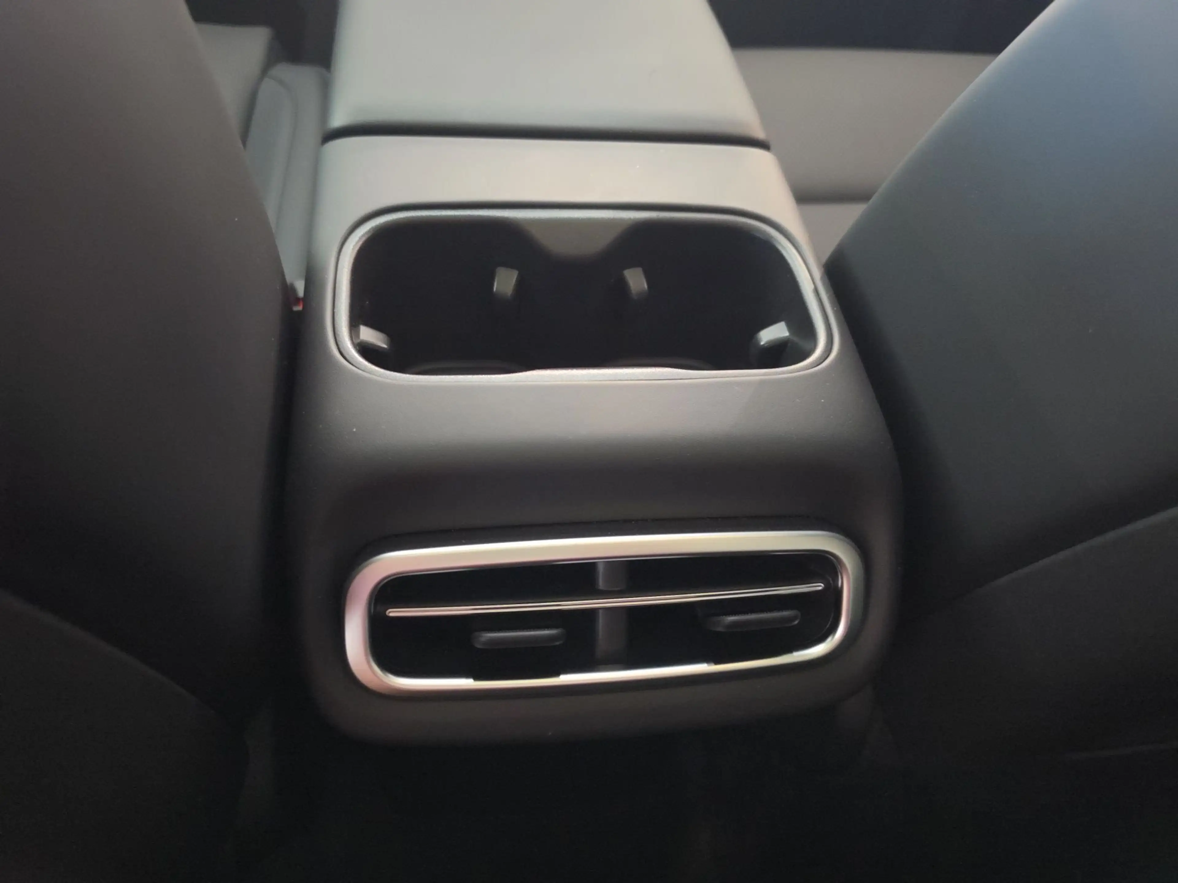 Leapmotor C10 Elektro 70kWh DESIGN PRO — photo 15