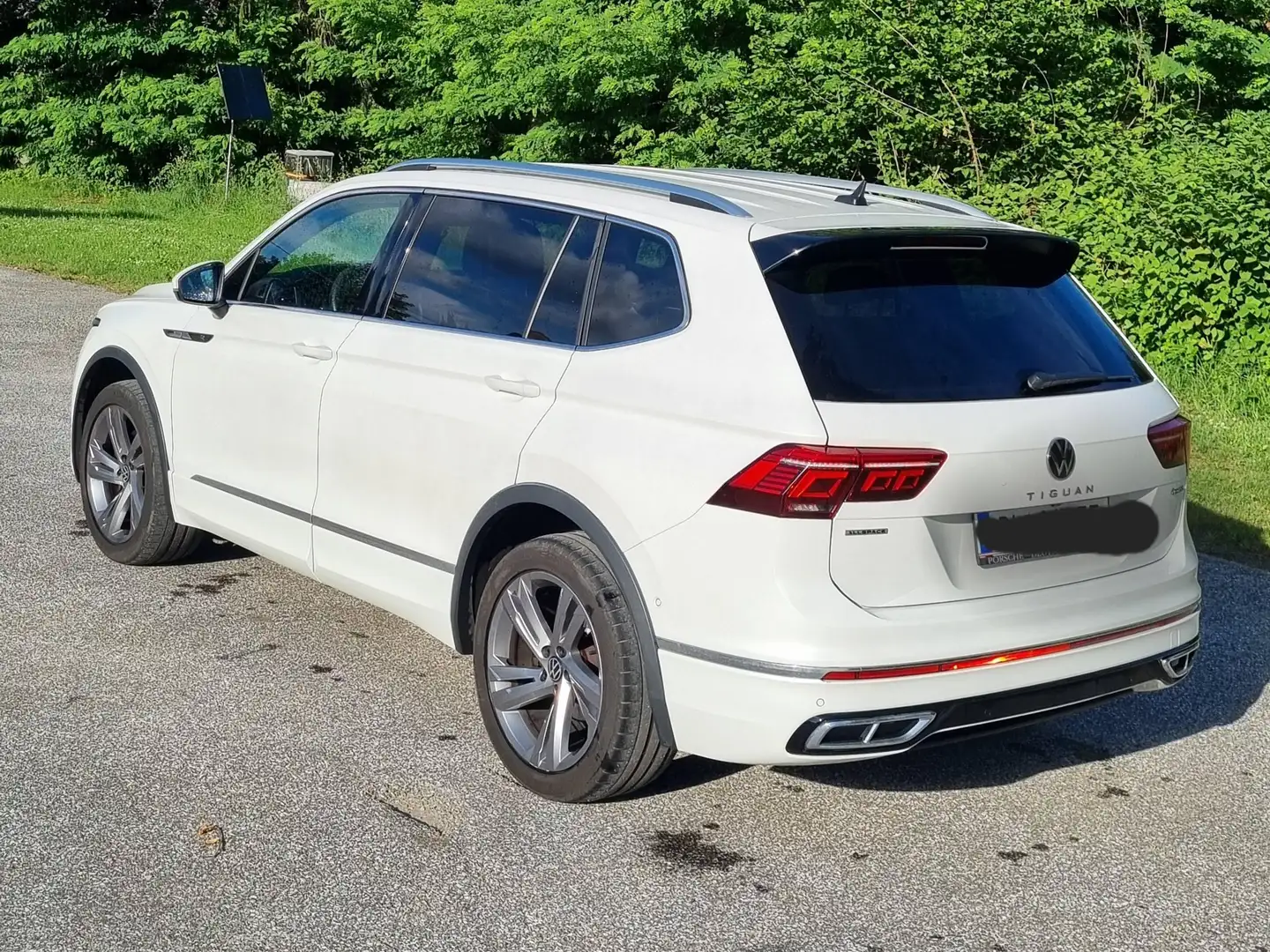 Volkswagen Tiguan Allspace Tiguan 2,0 TSI ACT Allspace 4Motion DSG R-Line R-Line Weiß - 2