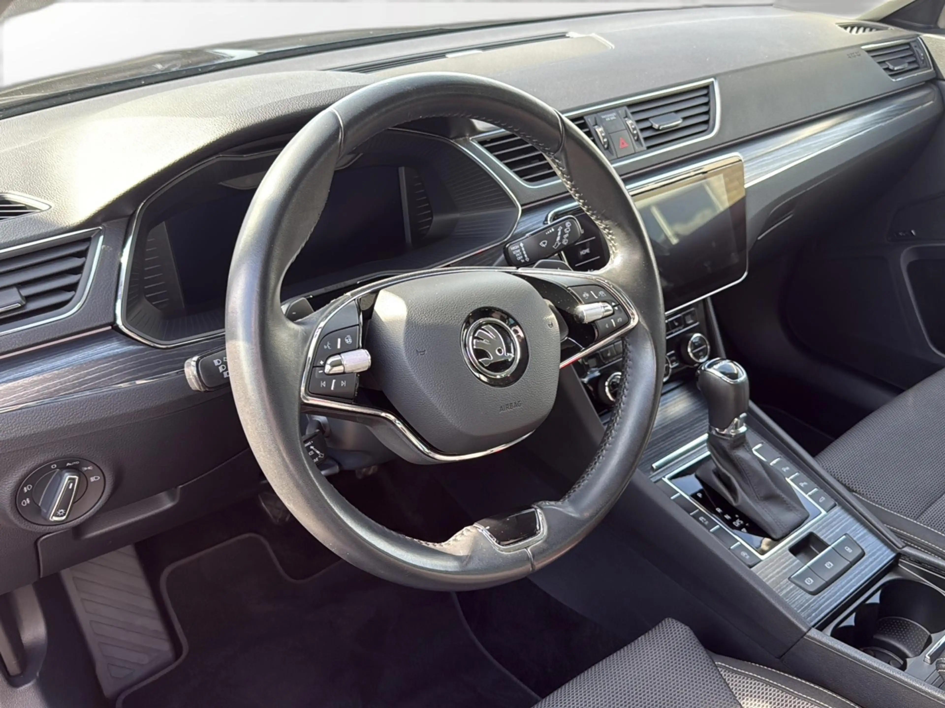 Skoda Superb 2.0TSI DSG Style ACC+CANTON+MEMO+RFK+VIRT — photo 11
