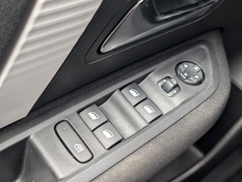 Citroen C4 PureTech 130 Feel SHZ. Kamera. LED. 18 ZOLL — photo 12