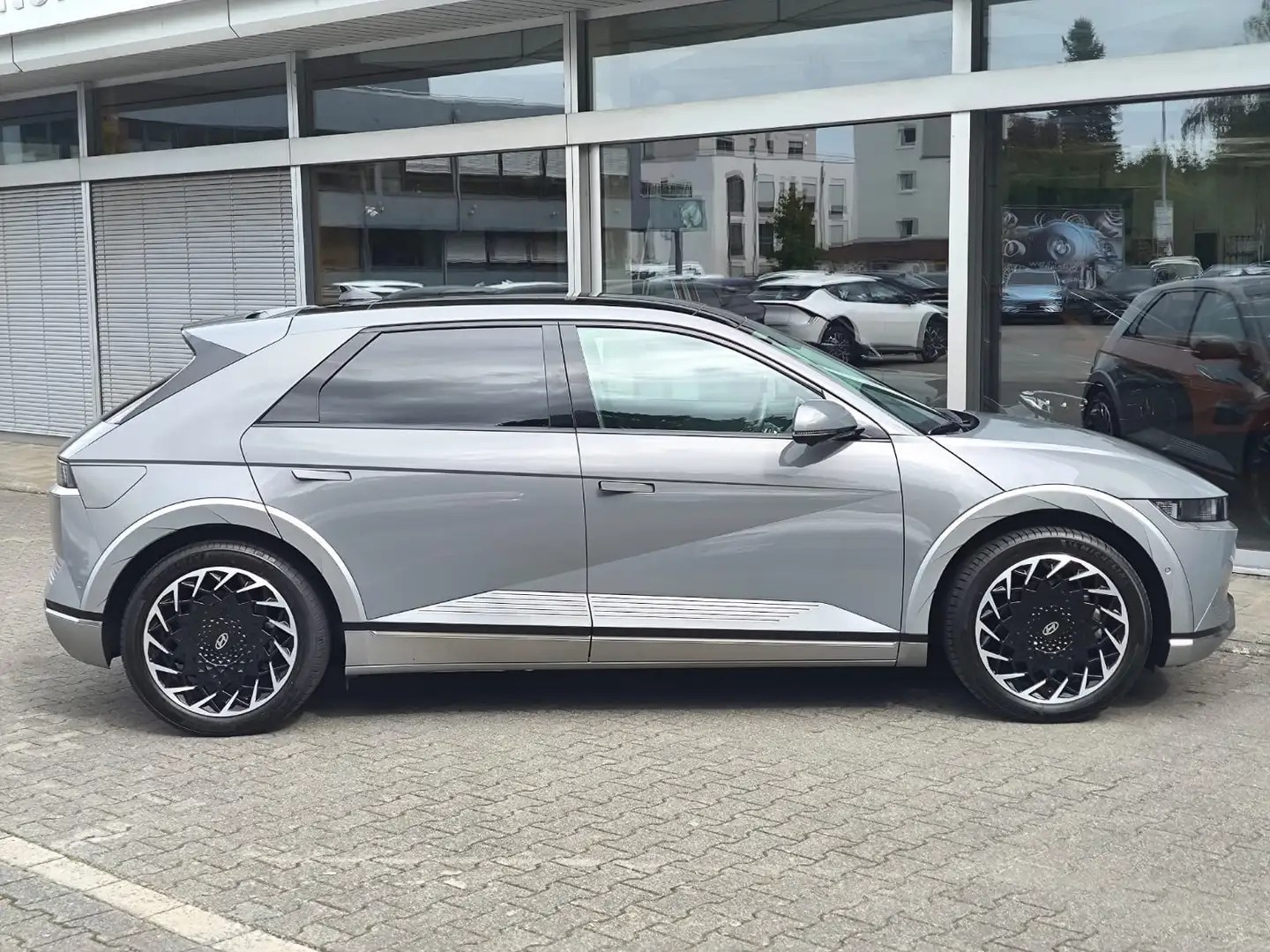Hyundai IONIQ 5 Uniq 4WD WERKSGA+PANO+AHK+BOSE+ACC+360°+ Gris - 2