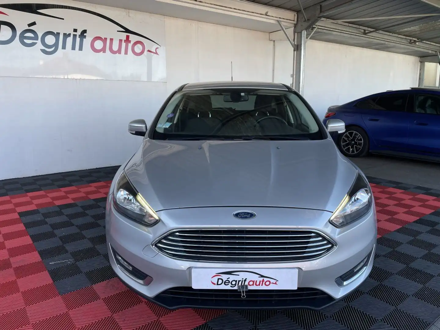 Ford Focus 1.0 EcoBoost 125 SetS Trend Gris - 2