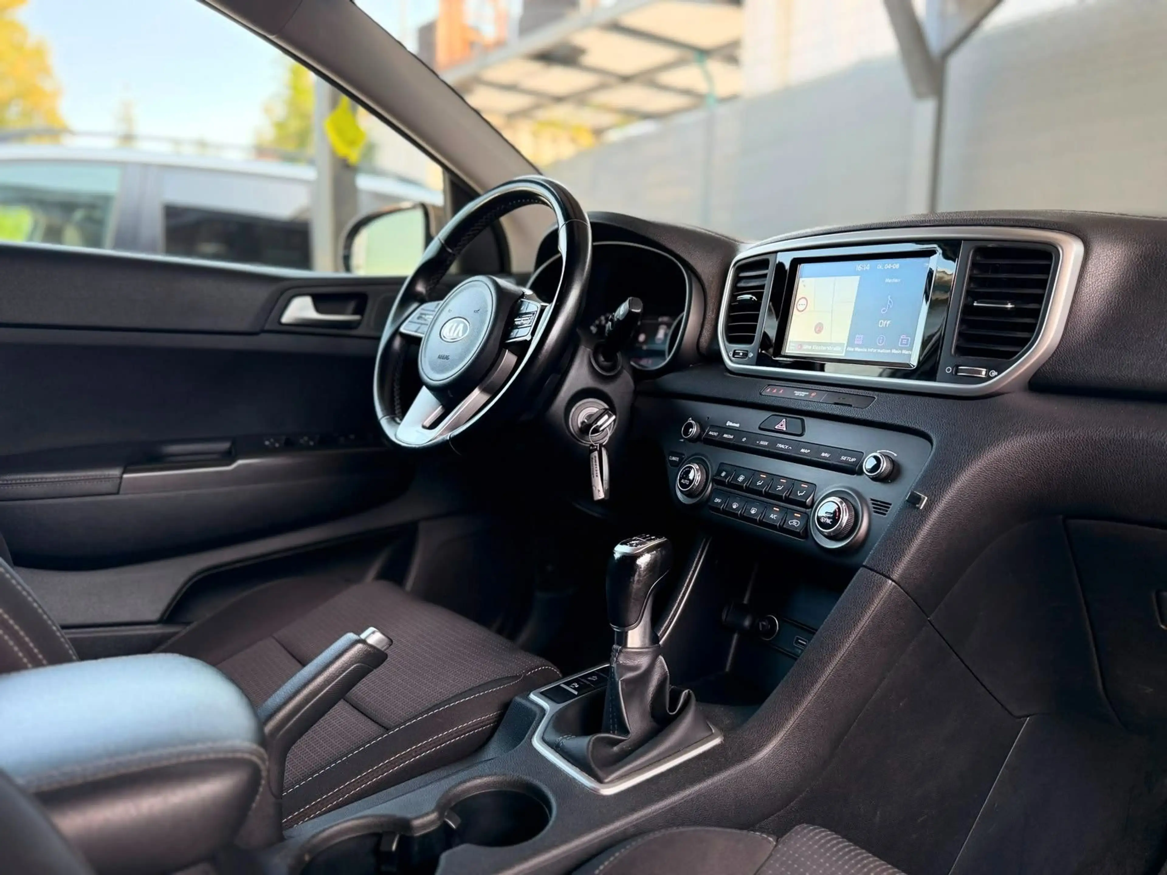 Kia Sportage Dream Team 2WD*KAMERA*TEMPOMAT* — photo 12
