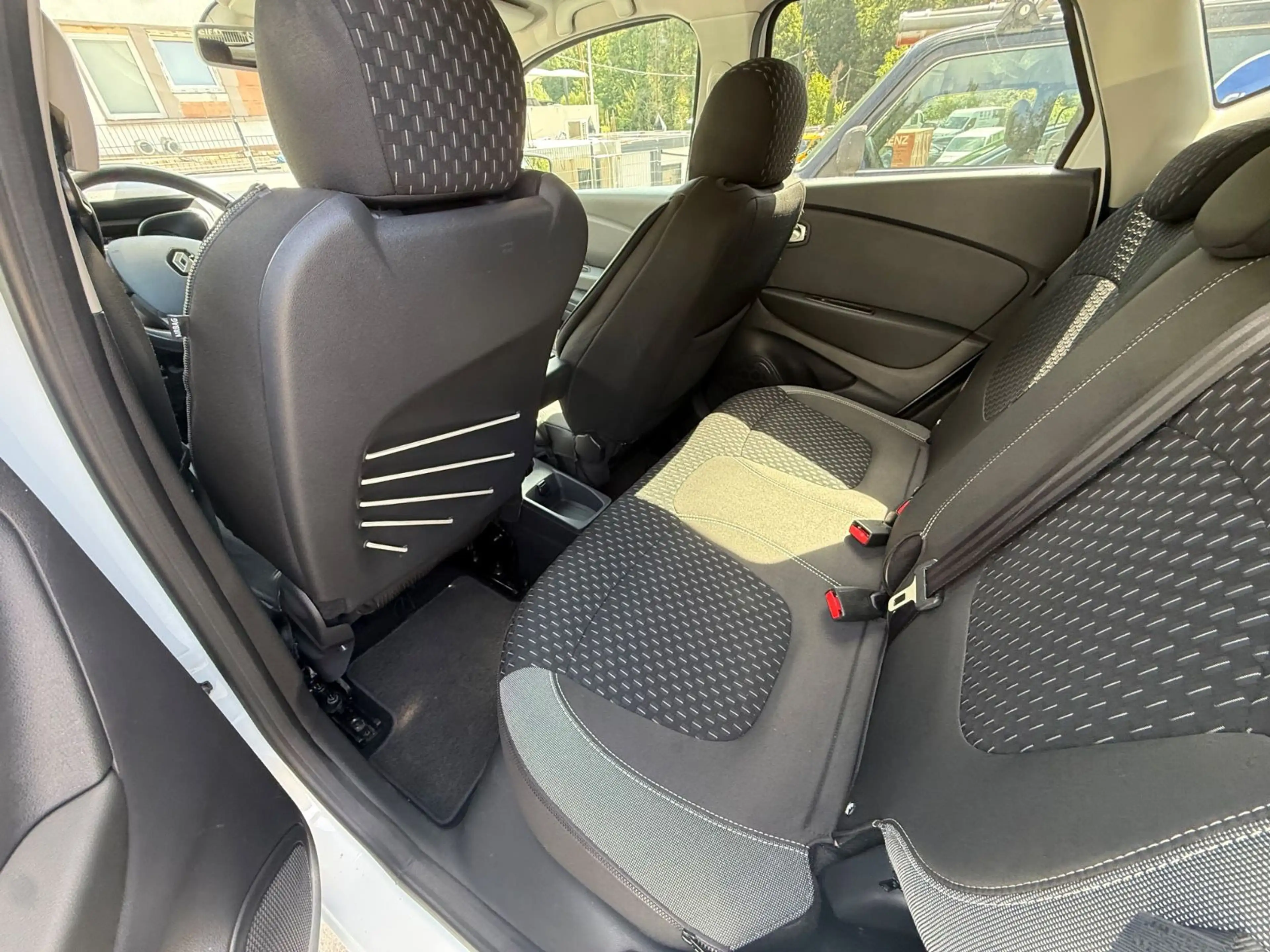 Renault Captur Collection | NAVI EPHvo+hi 8FACH — photo 3