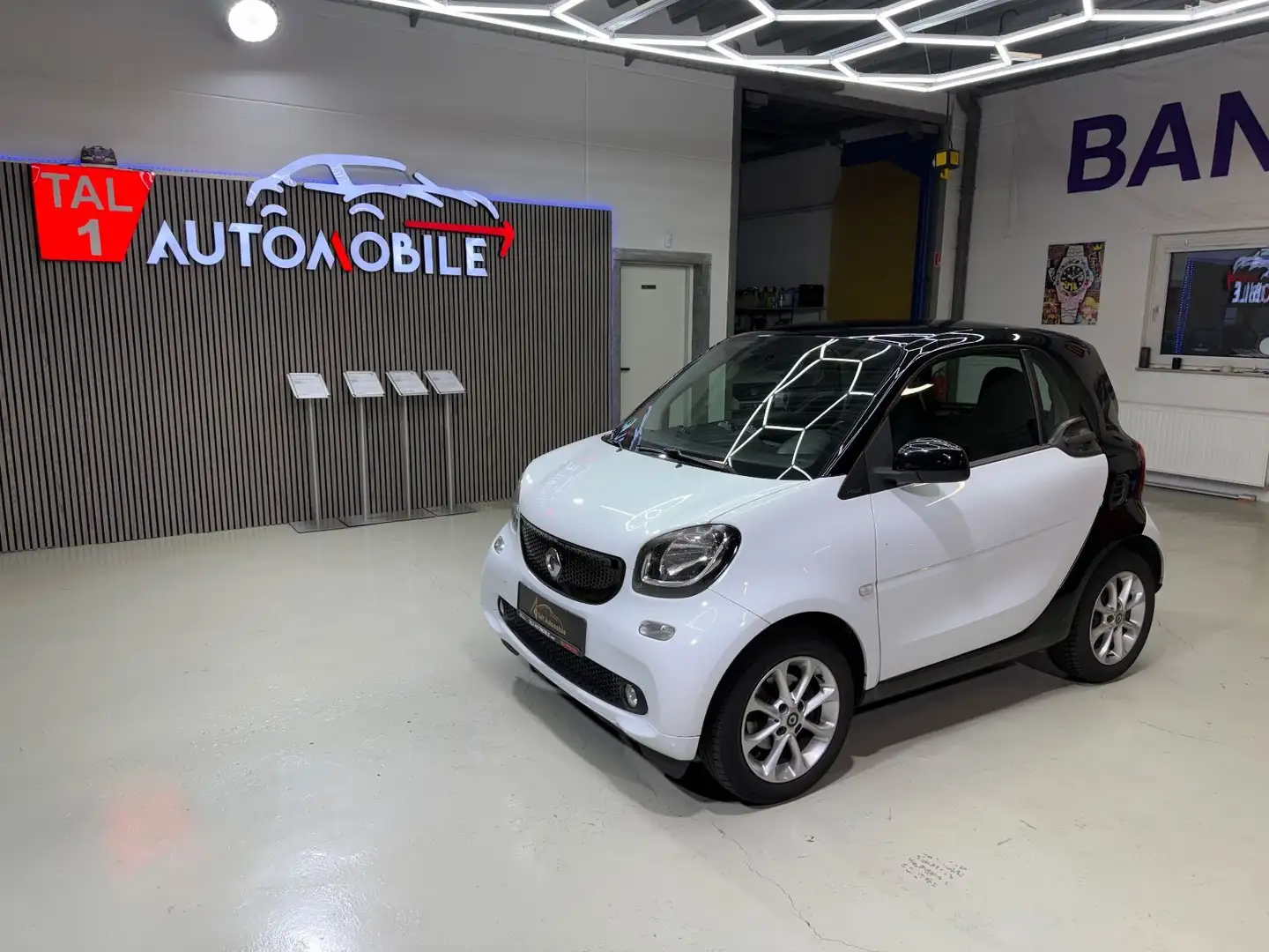 smart forTwo fortwo coupe Basis 52kw Klima Panorama Schwarz - 1