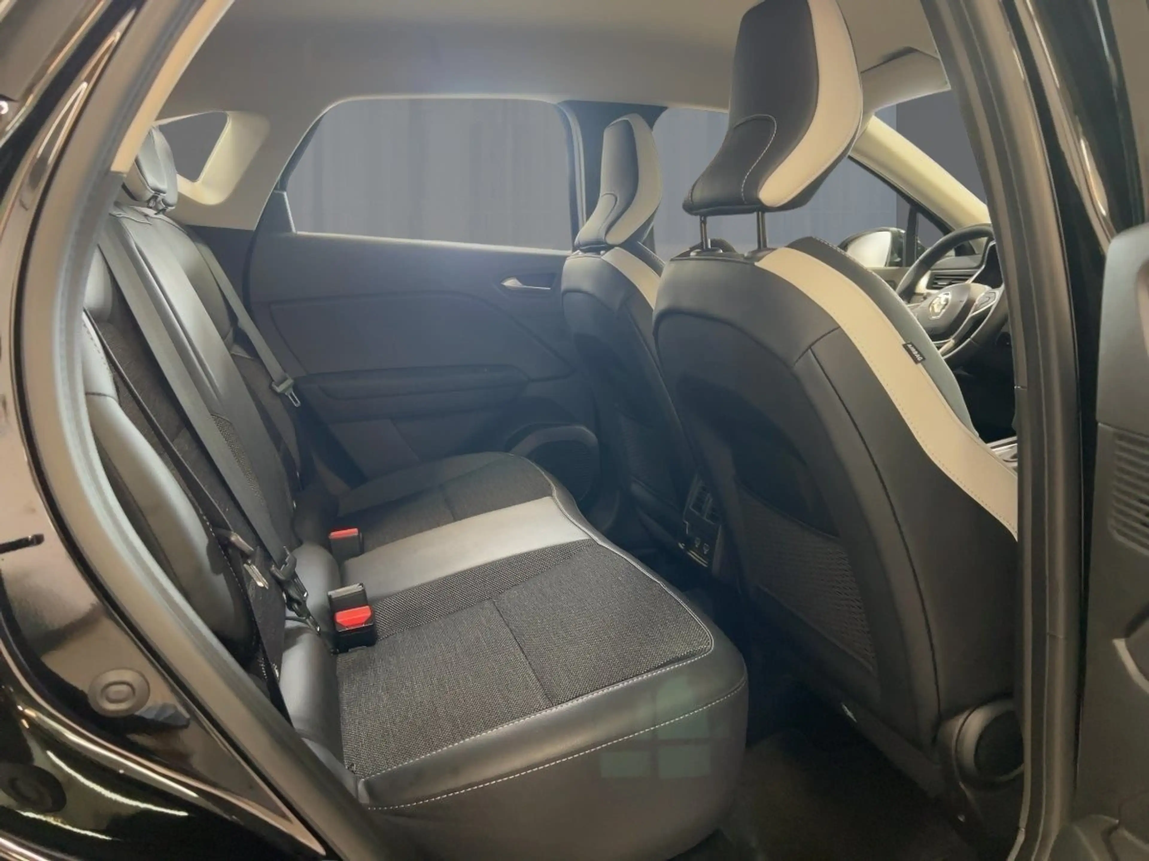 Renault Captur INTENS TCe 140 EDC Apple CarPlay SHZ PDC BT — photo 9