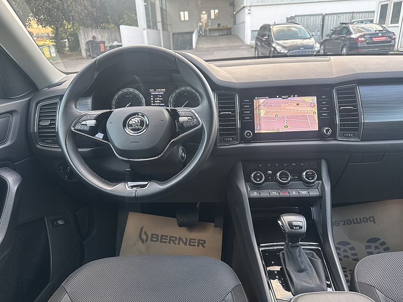 Skoda Kodiaq 2,0 TDI SCR 4x4 Ambition SC DSG / AMBIENTE / DR... — photo 13