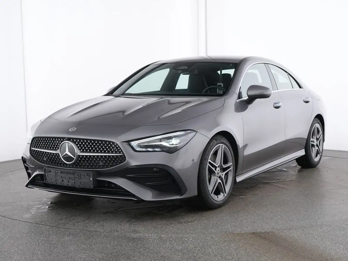 Mercedes-Benz CLA 180 Coupé AMG Line Winterp. SportS. Grigio - 2