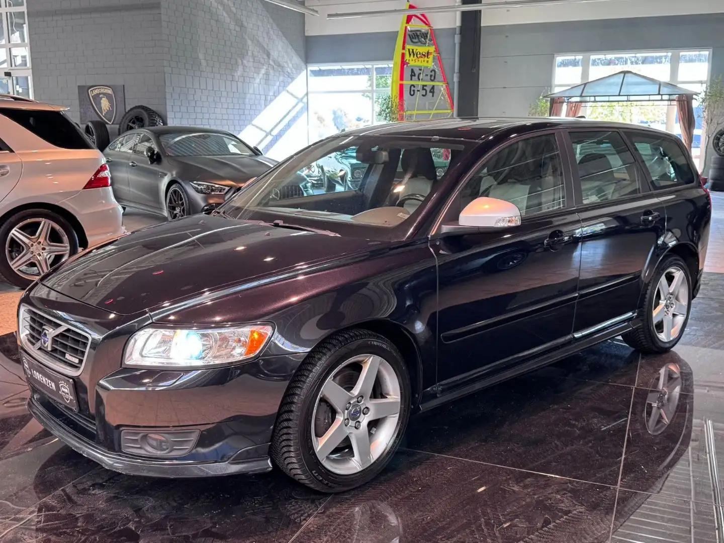 Volvo V50 Kombi 2.0 Edition R-Design Leder Xenon Tempo Zwart - 1