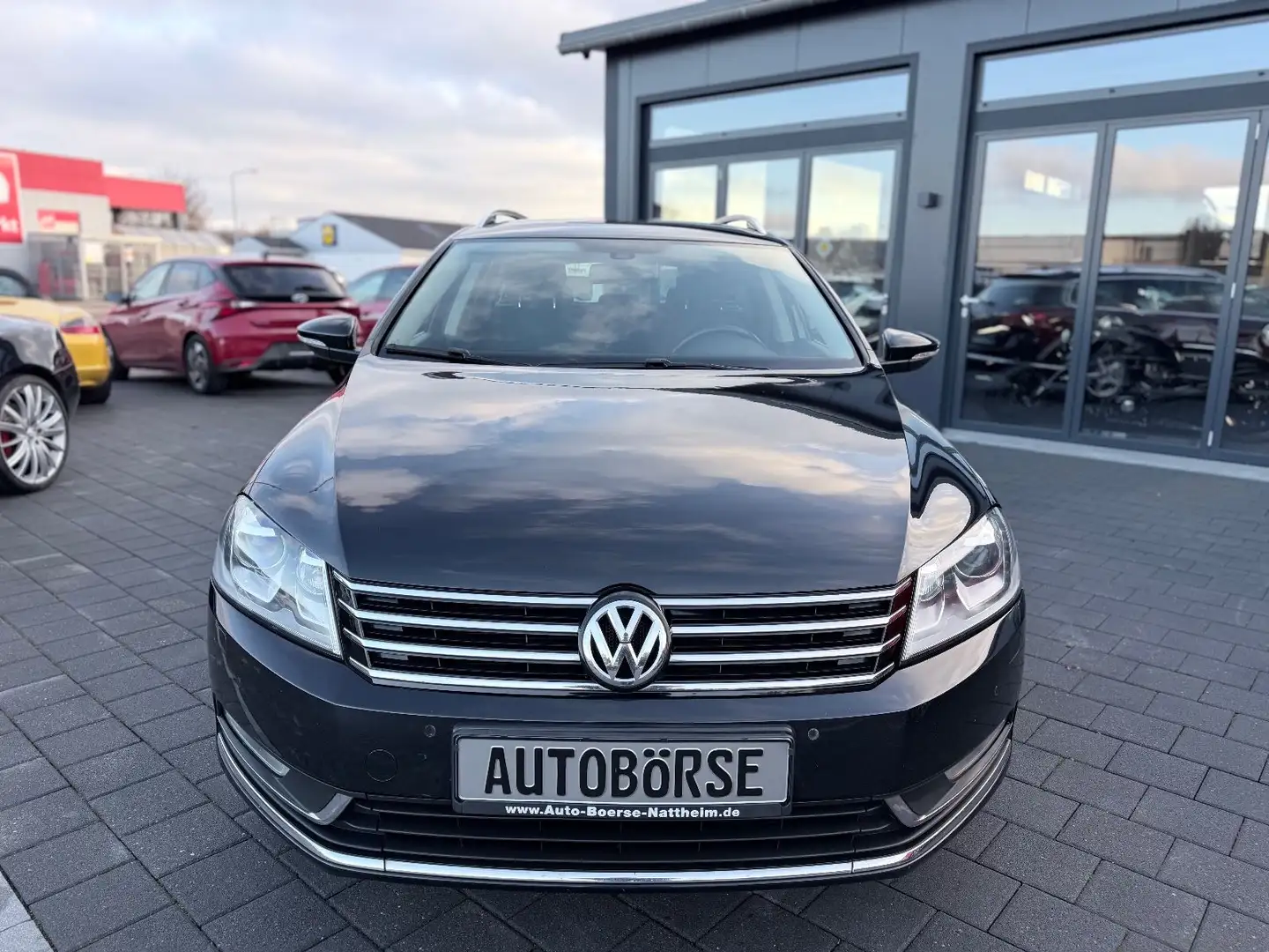 Volkswagen Passat Variant Business Edition BlueMotion Schwarz - 2