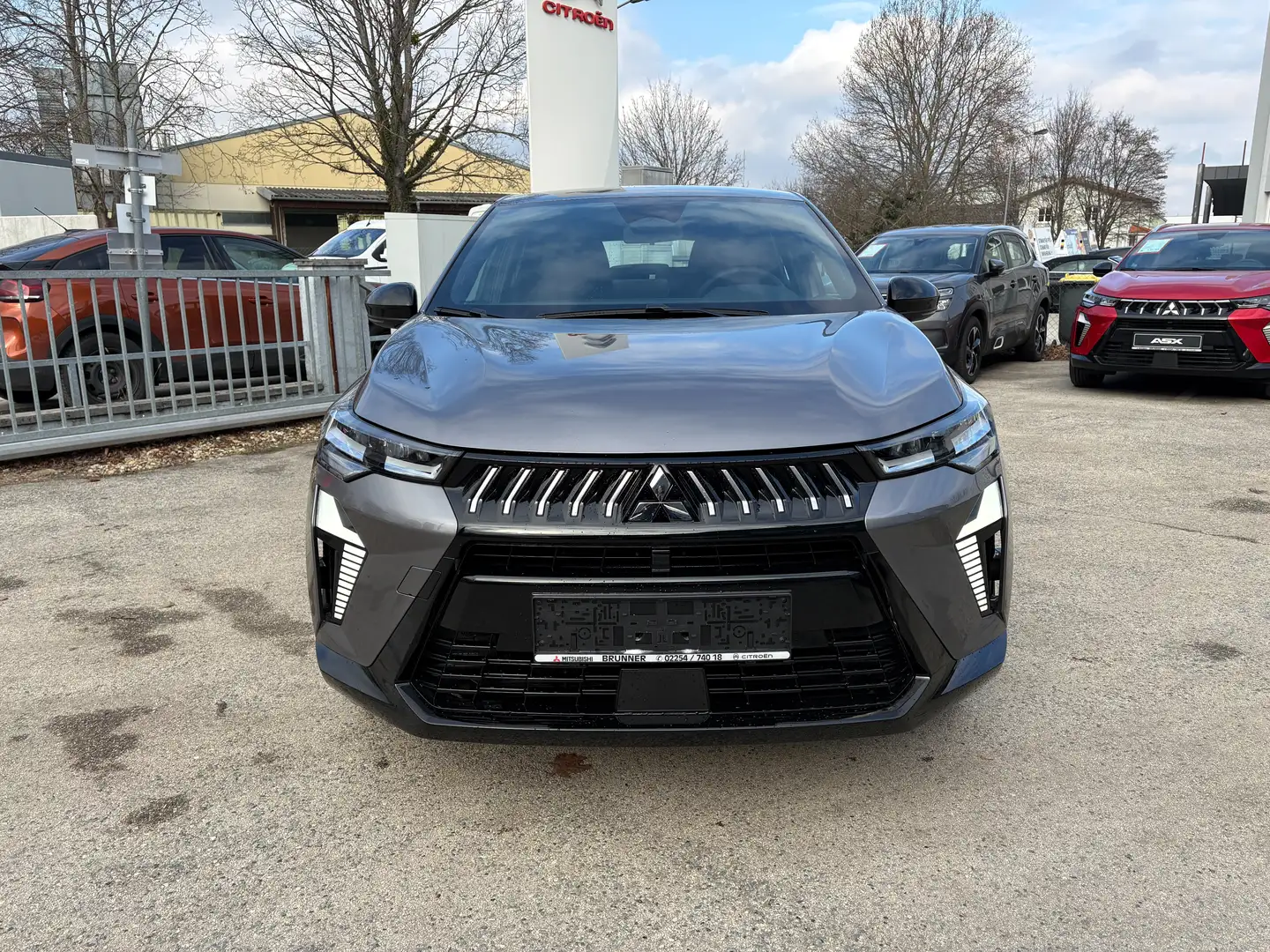 Mitsubishi Grandis 1,8 HEV Invite Aut. Grau - 2