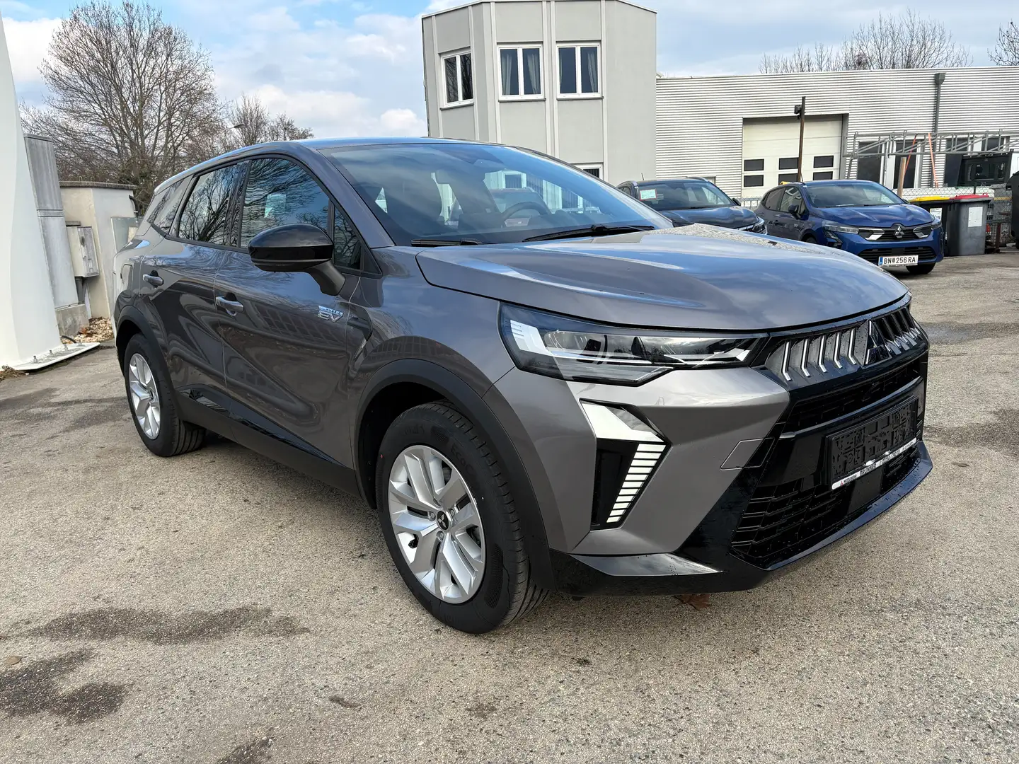 Mitsubishi Grandis 1,8 HEV Invite Aut. Grau - 1