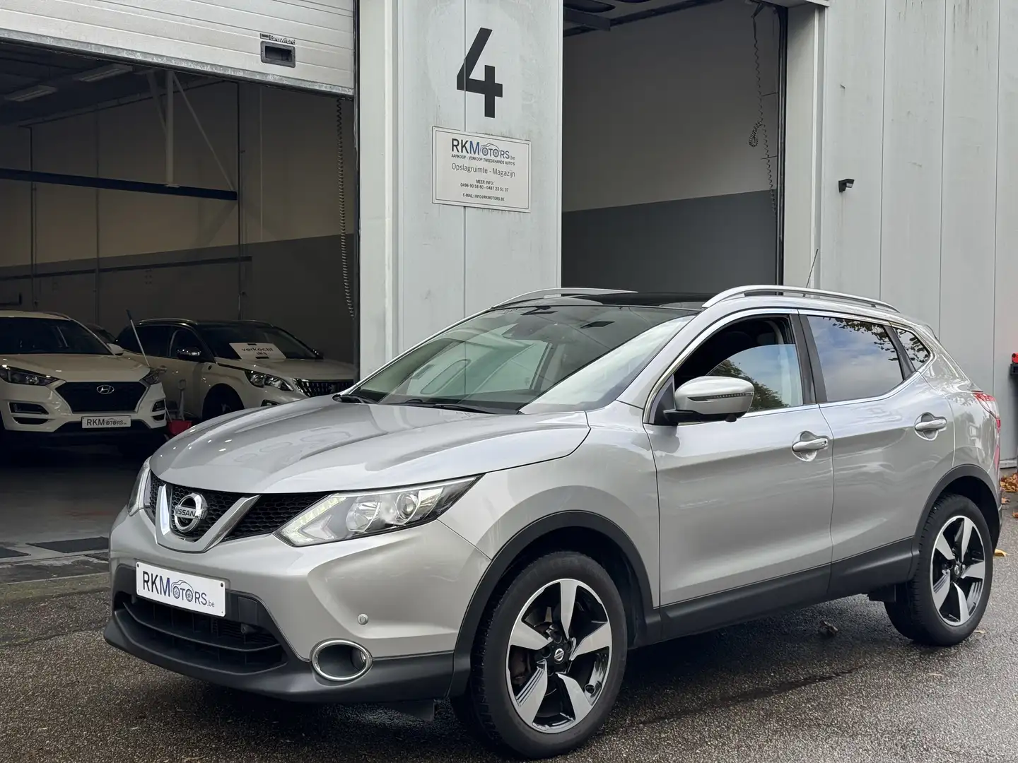 Nissan Qashqai Qashqai 1.2 DIG-T N-Connecta Grijs - 1