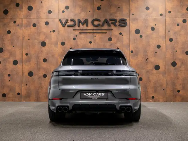 Porsche Cayenne view 4