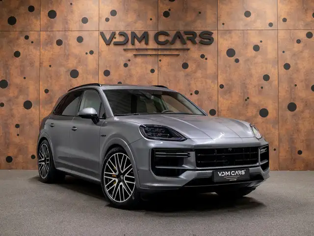 Porsche Cayenne view 7