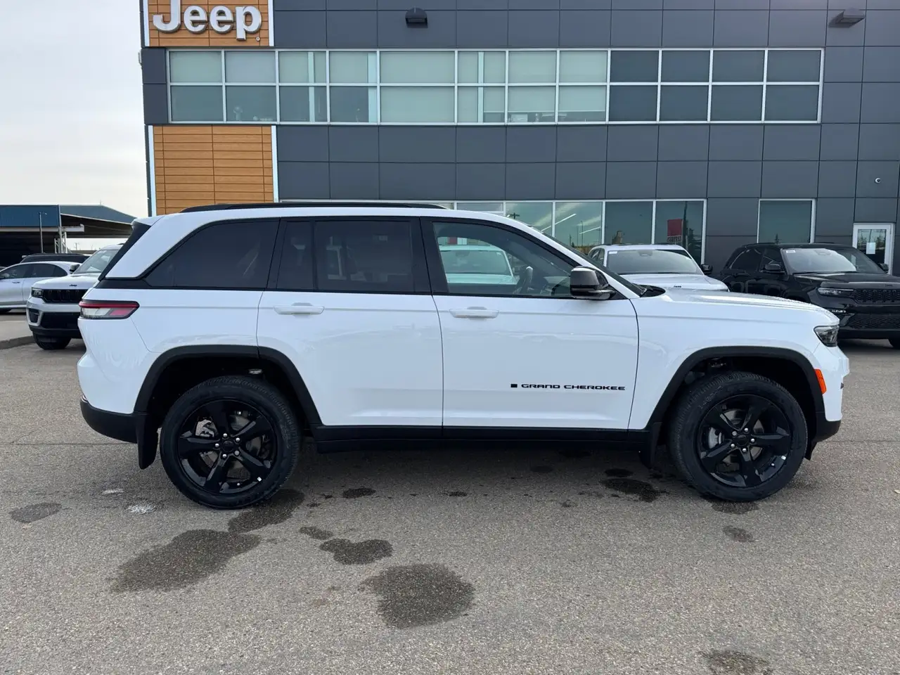 Jeep Grand Cherokee снимка Jeep Grand Cherokee