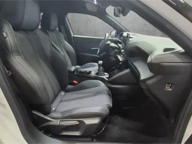 Peugeot 2008 view 13