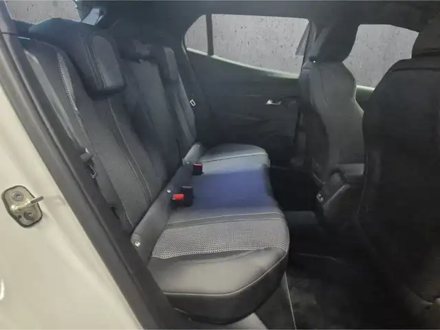 Peugeot 2008 view 14