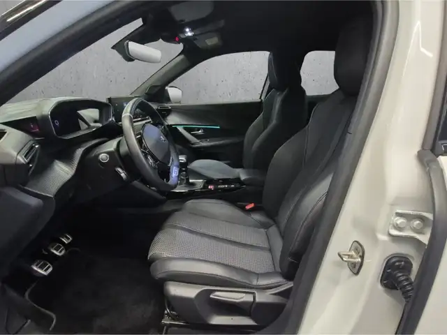 Peugeot 2008 view 9