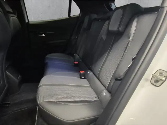 Peugeot 2008 view 8