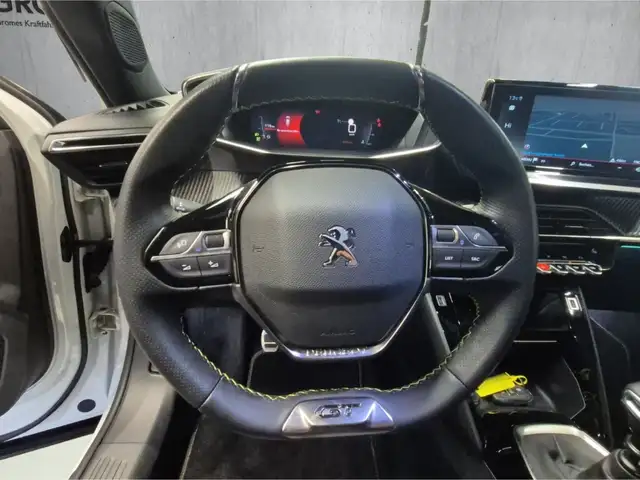 Peugeot 2008 view 10