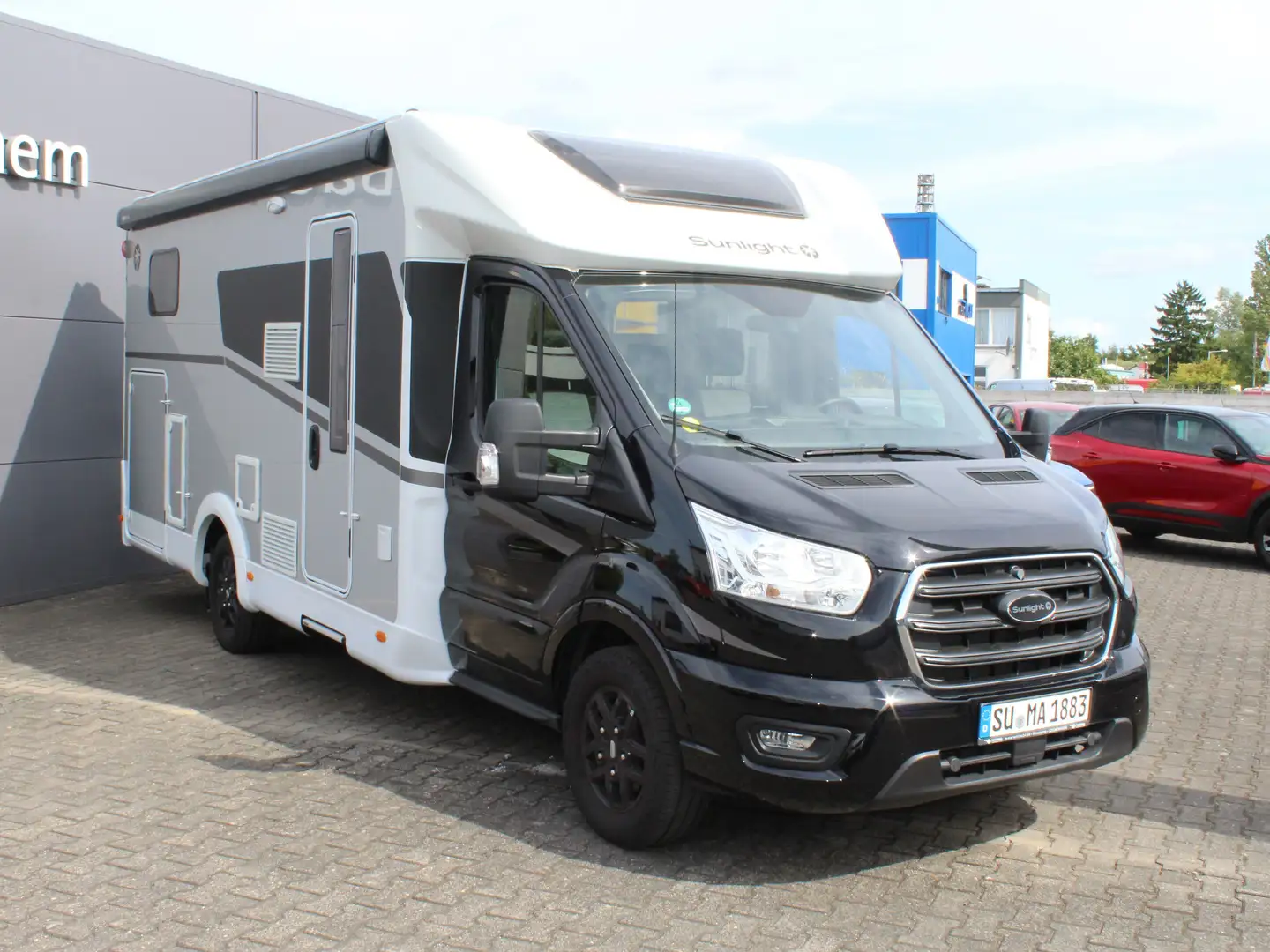 Ford Transit Wohnmobil Teilintegriert Sunlight Adventure Editon Schwarz - 1