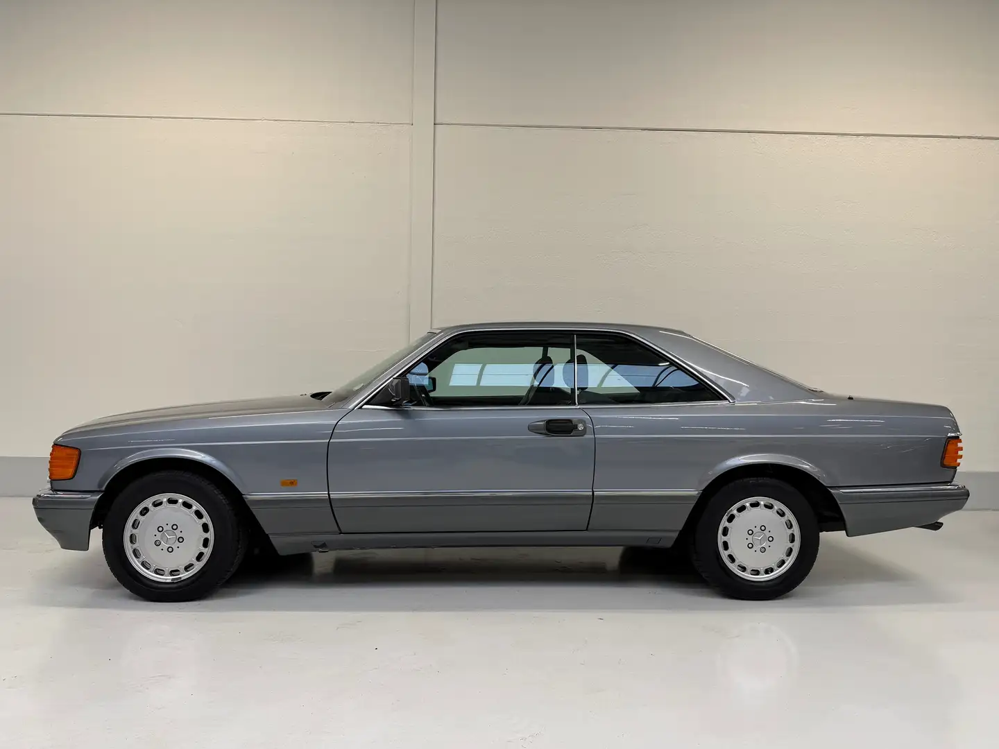 Mercedes-Benz 500 SEC Grau - 1