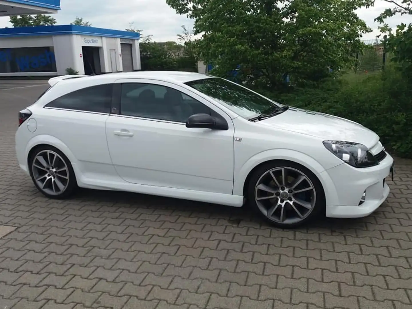 Opel Astra OPC Nürburgring Edition - 1