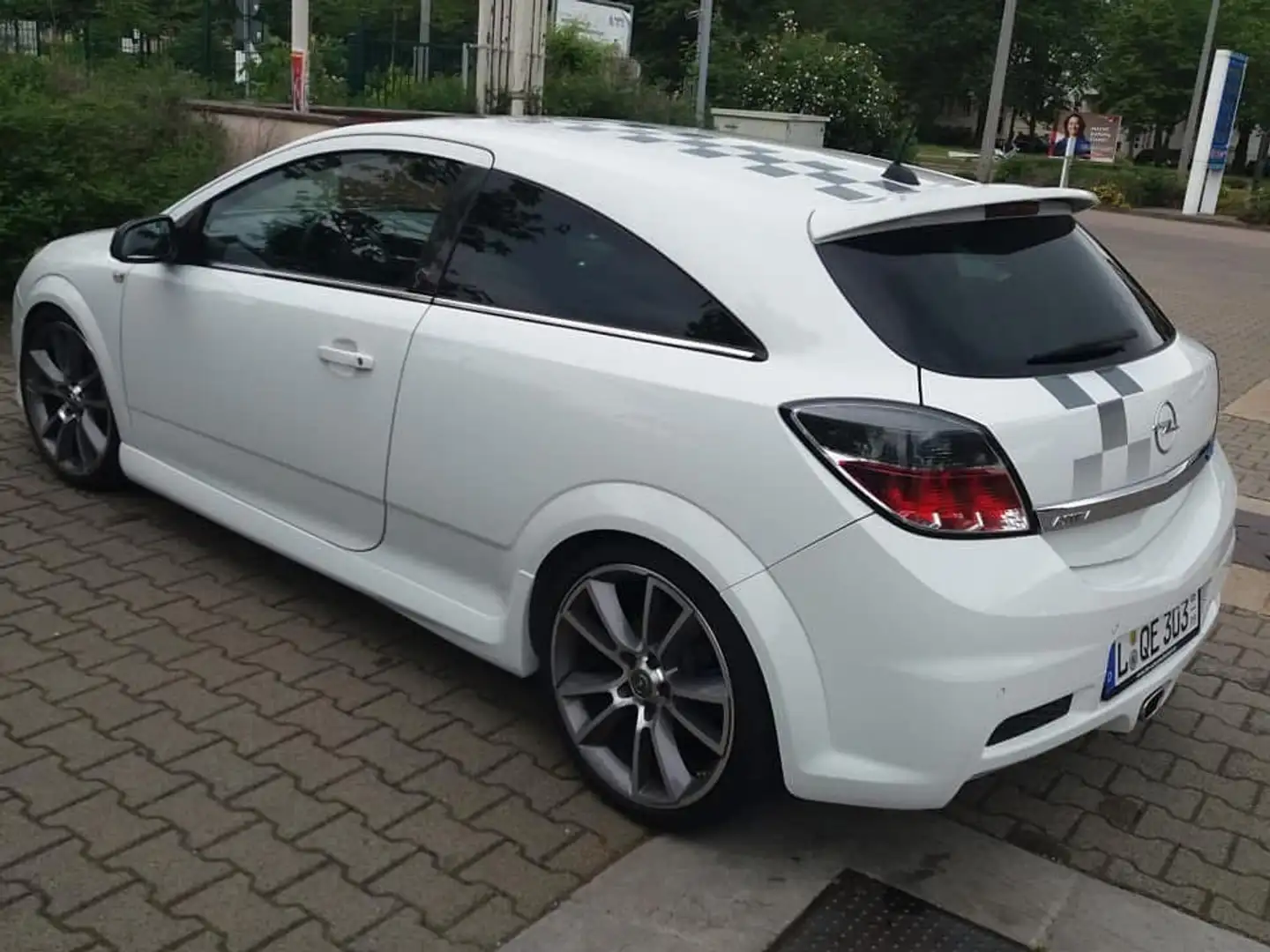 Opel Astra OPC Nürburgring Edition - 2