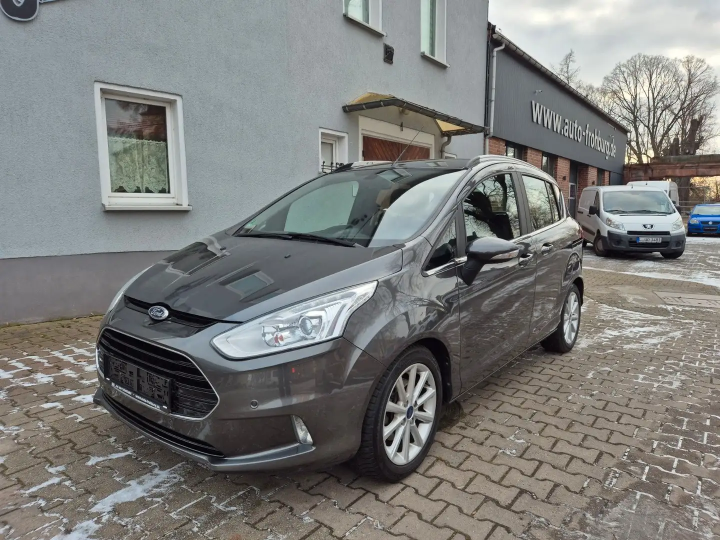 Ford B-Max B-MAX Titanium,Navi,Klimaaut,Sitzhzg Grau - 1
