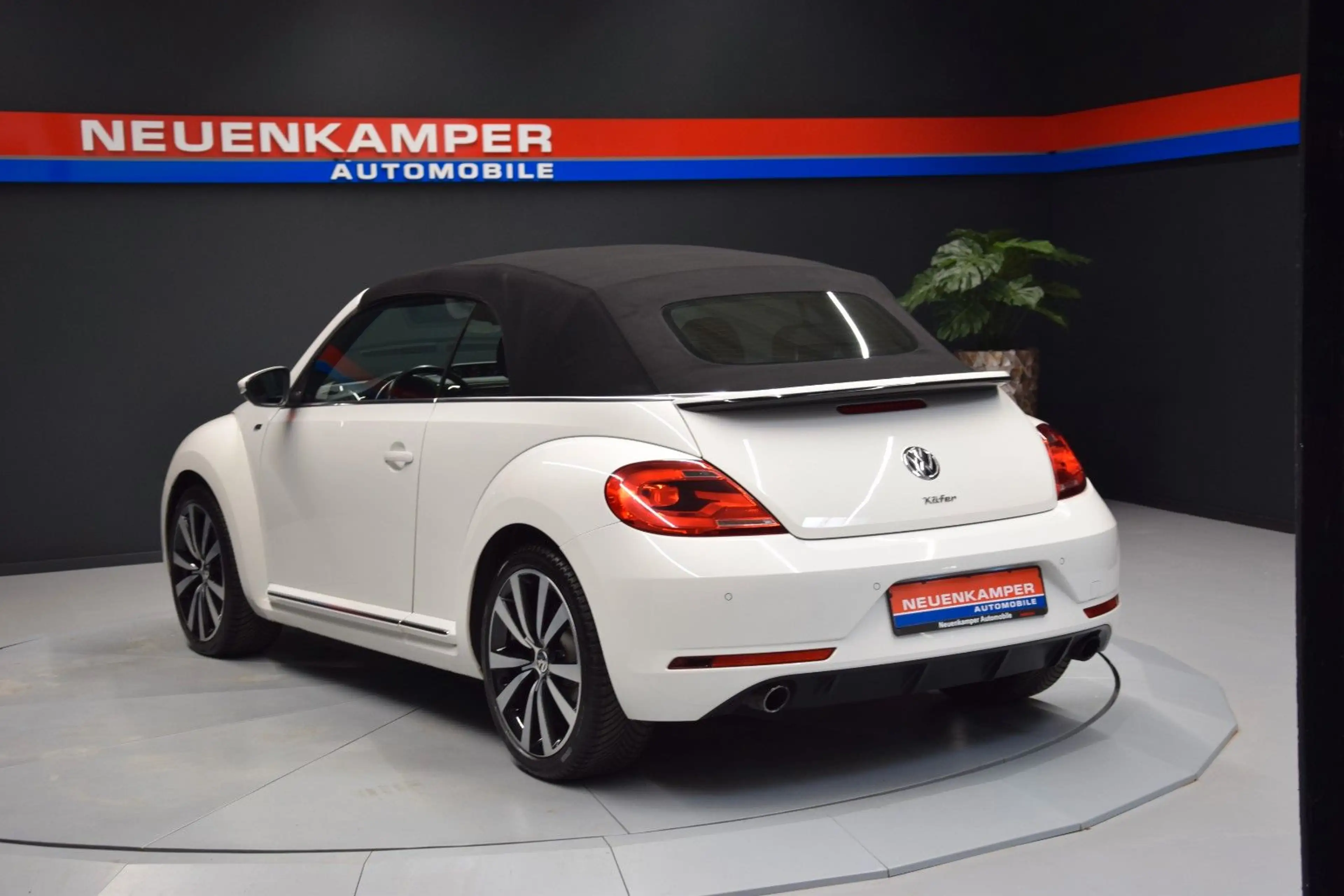 Volkswagen Beetle Cabriolet R-Line Tempomat Bi-Xenon PDC — photo 6