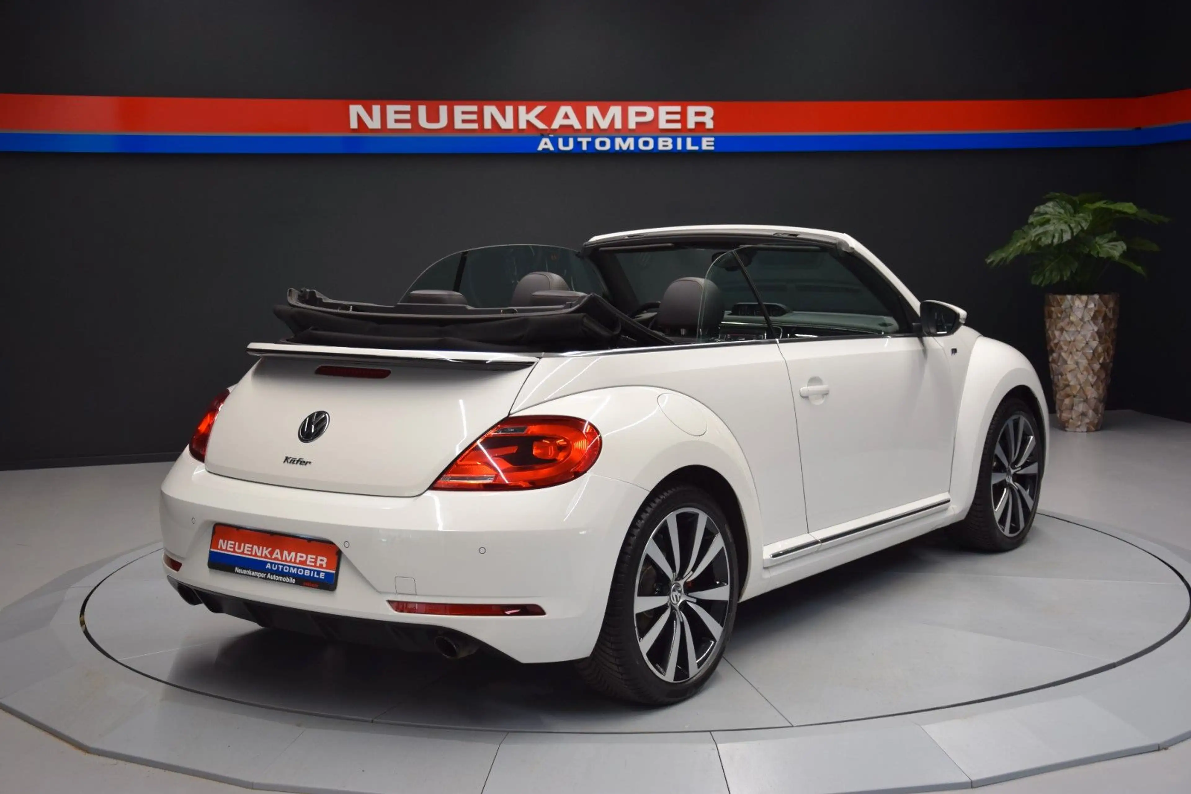 Volkswagen Beetle Cabriolet R-Line Tempomat Bi-Xenon PDC — photo 10