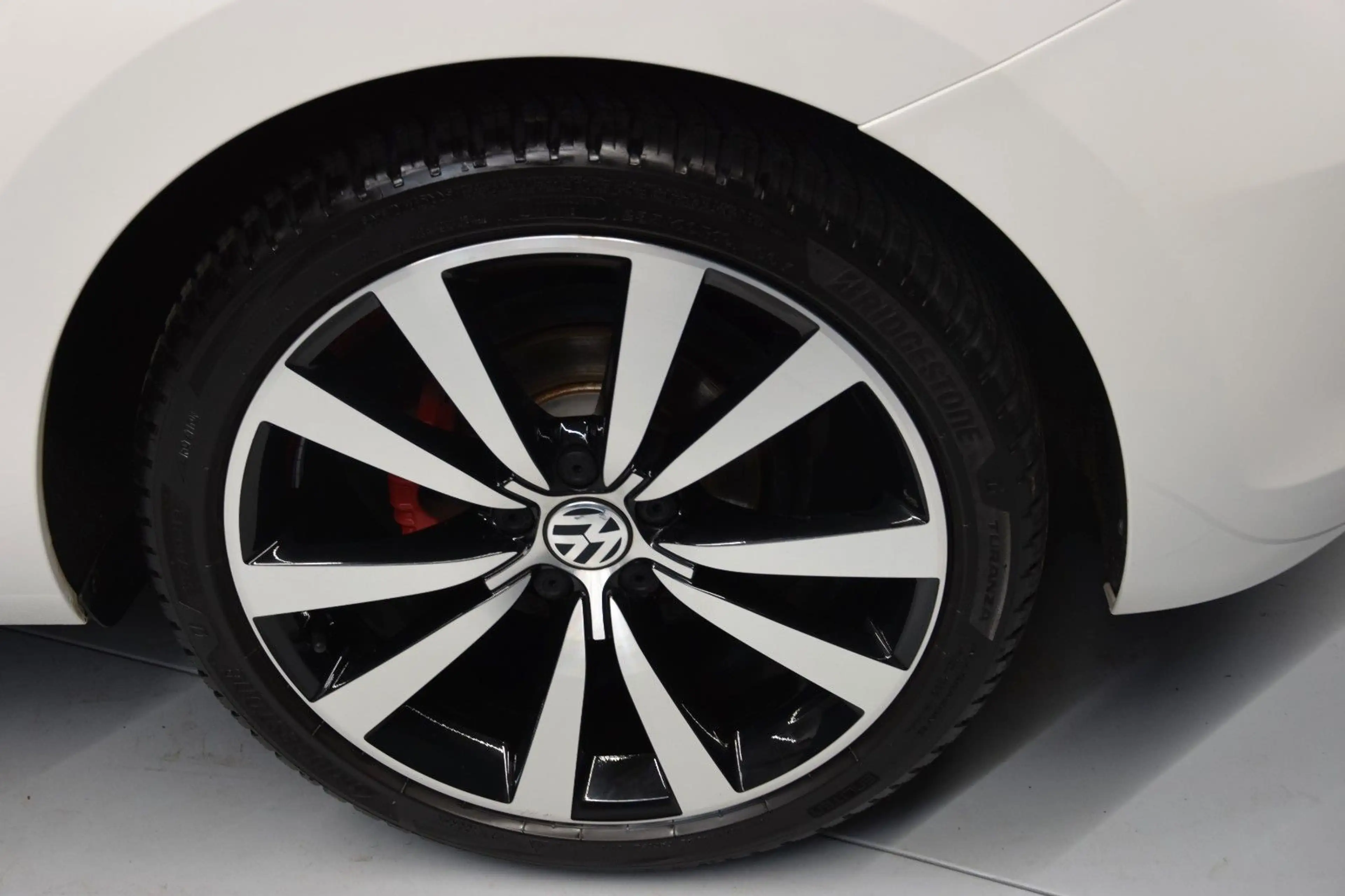 Volkswagen Beetle Cabriolet R-Line Tempomat Bi-Xenon PDC — photo 14