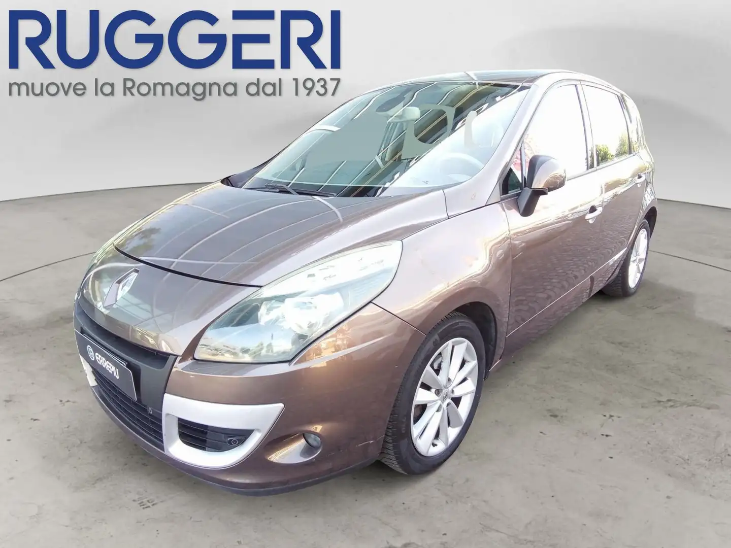 Renault Scenic Scénic X-Mod 1.5 dCi 110CV Dynamique Hnědá - 1