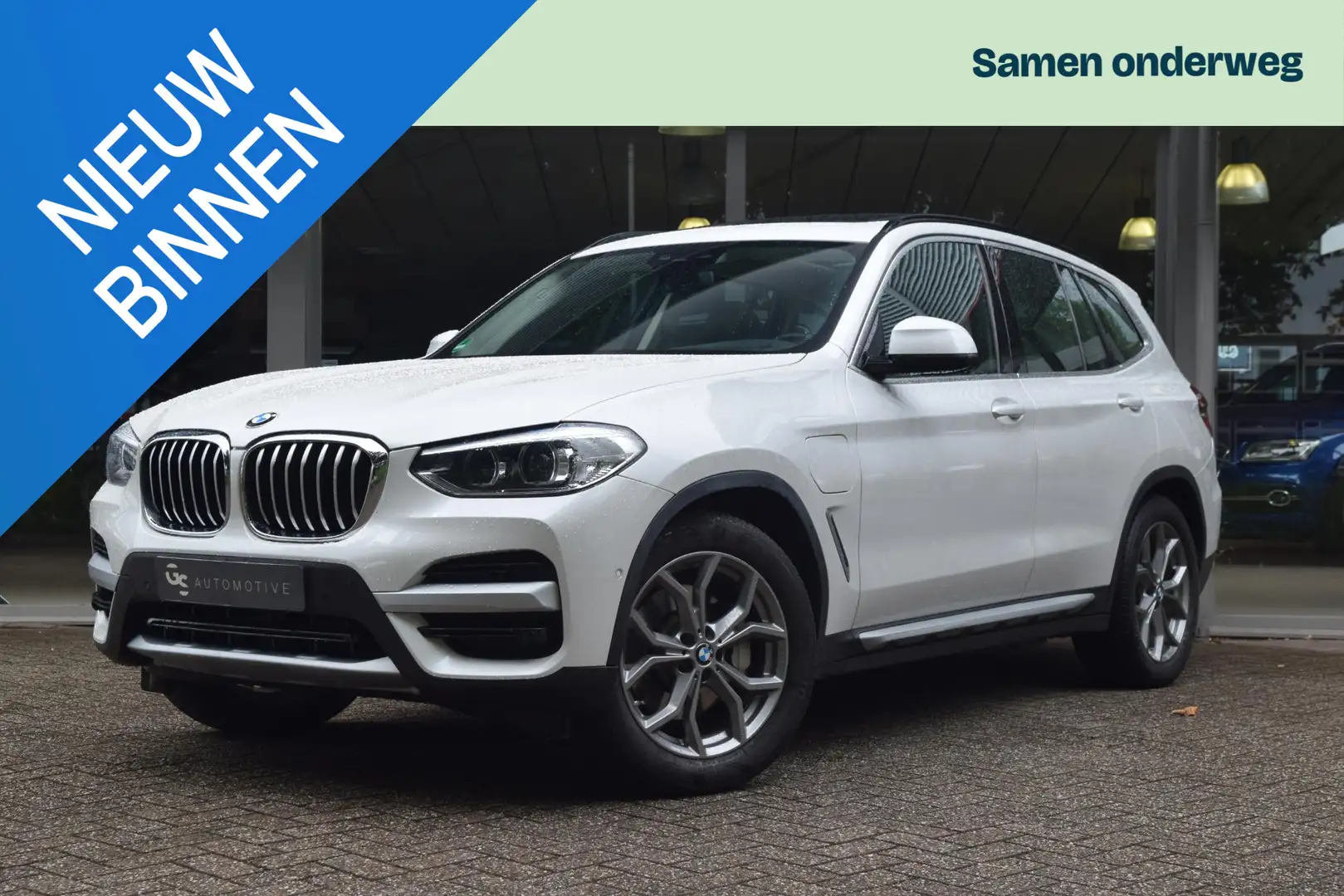 BMW X3 xDrive30e X Line / Pano / Parkeerassistent / 19 in Wit - 1