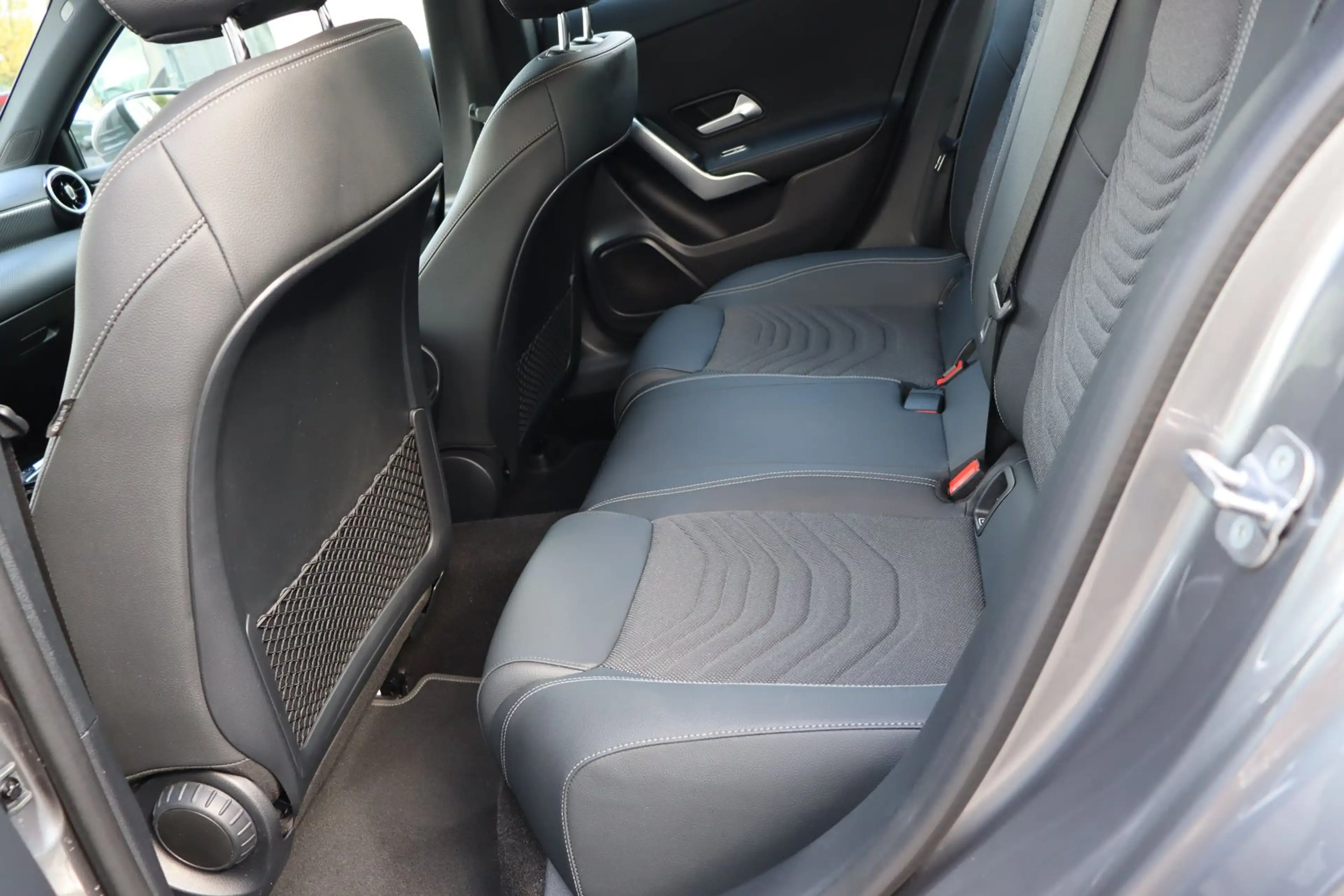 Mercedes-Benz A 250 e  Progressive — photo 13