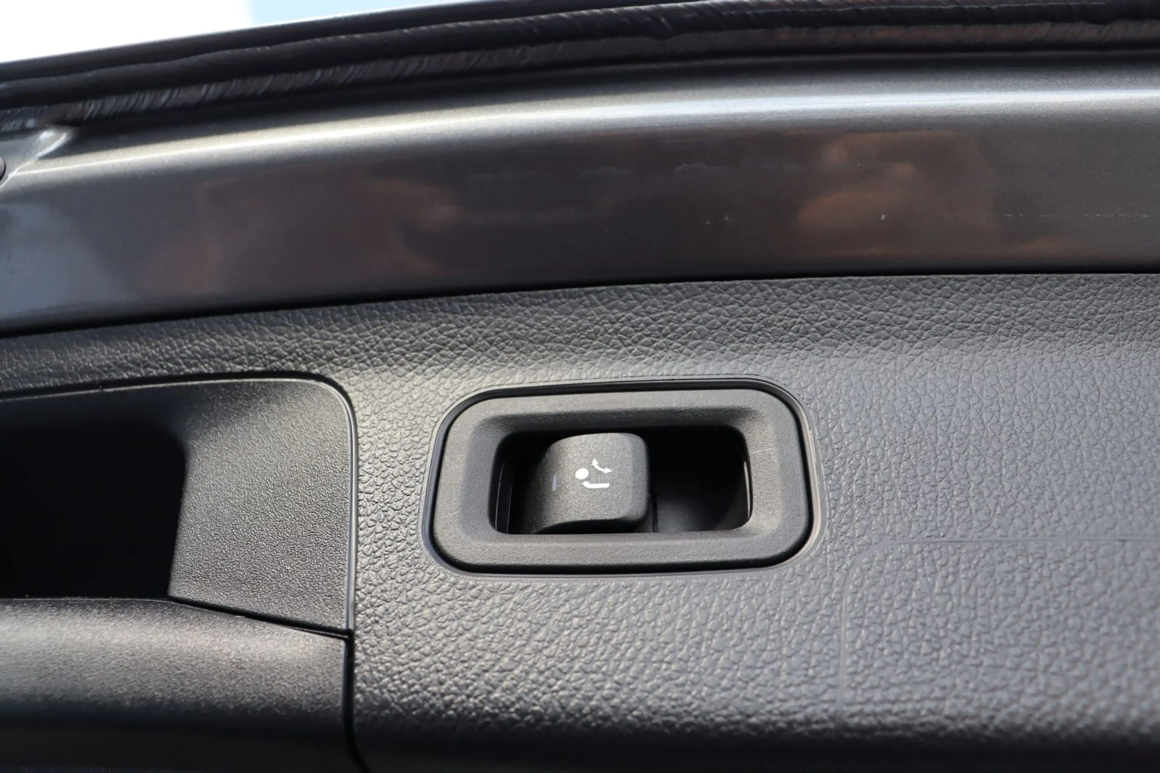 Mercedes-Benz A 250 e  Progressive — photo 14