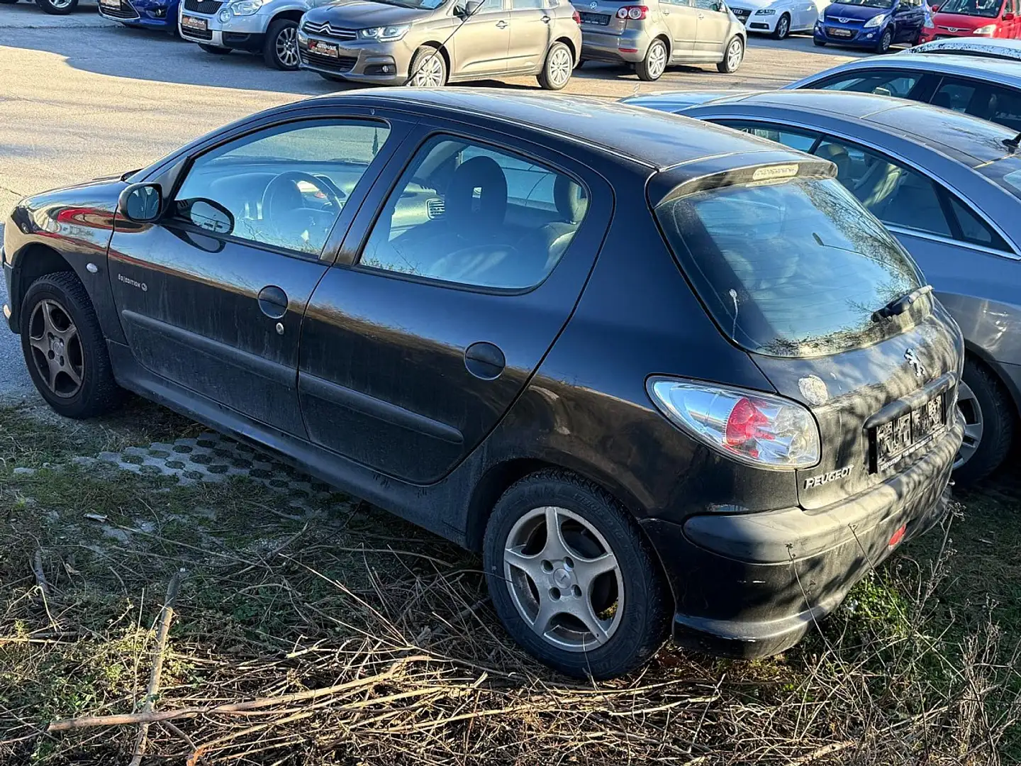 Peugeot 206 XR 1,1 | VOLL FAHRBEREIT | Schwarz - 2