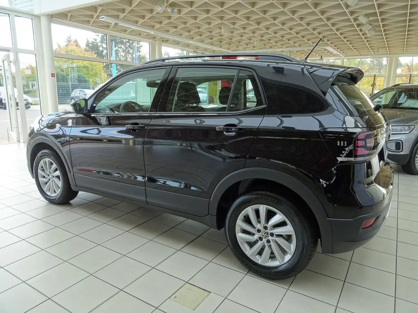 Volkswagen T-Cross Life 1.0 TSI DSG Zwart - 2