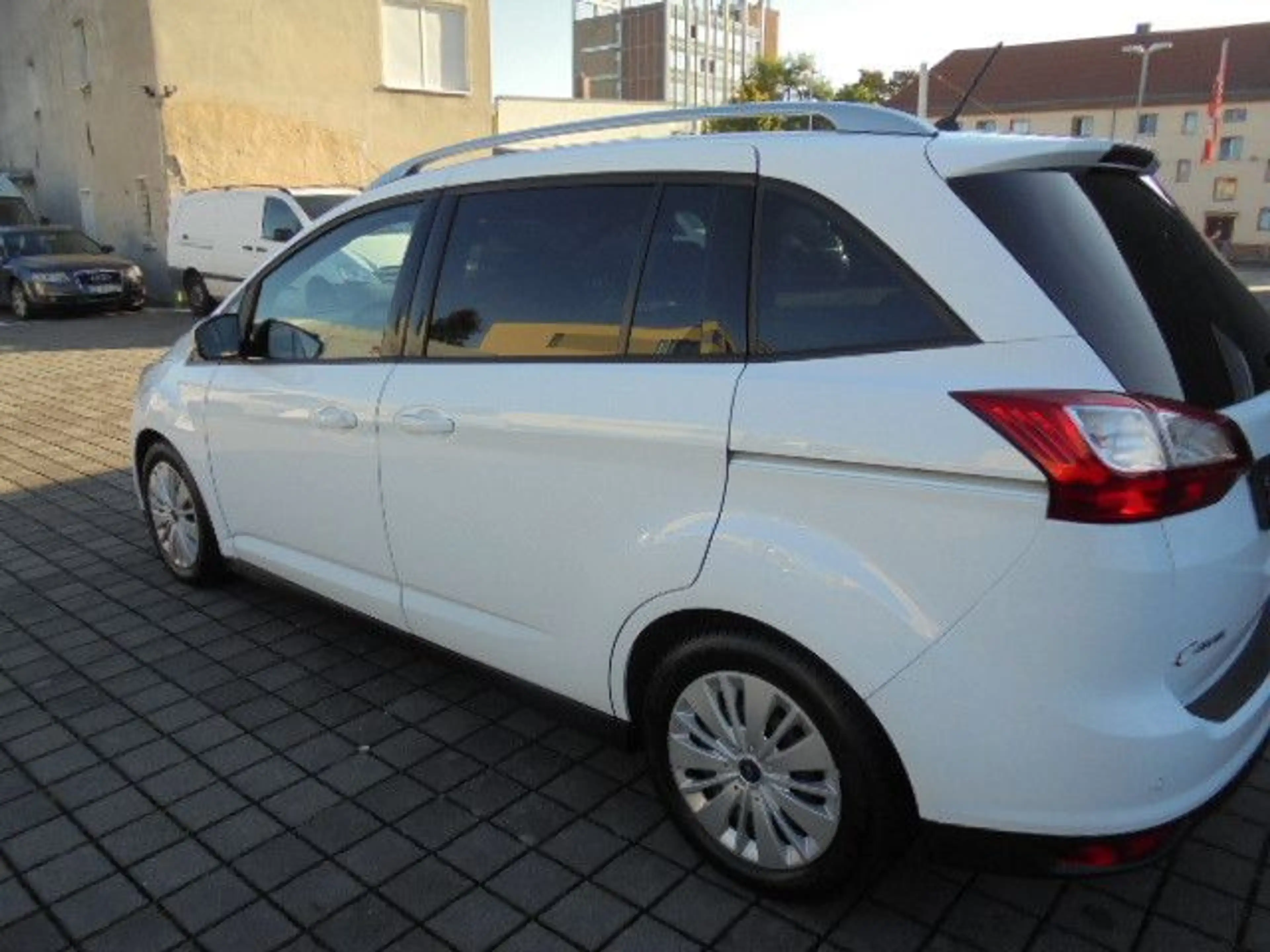 Ford Grand C-Max Cool & Connect — photo 6