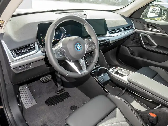 BMW X1 view 3