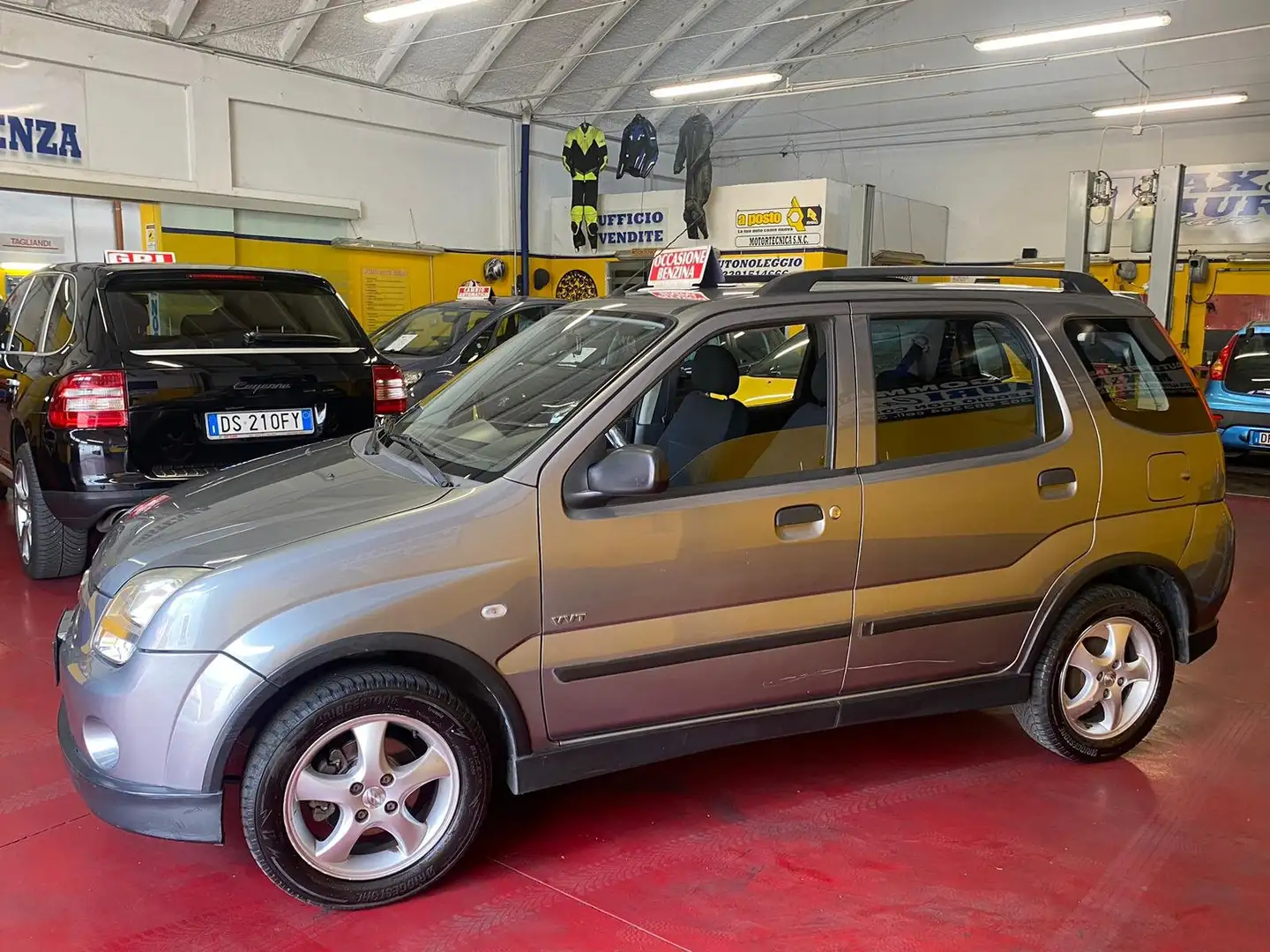Suzuki Ignis Ignis 1.3 Standard 2wd Plateado - 1
