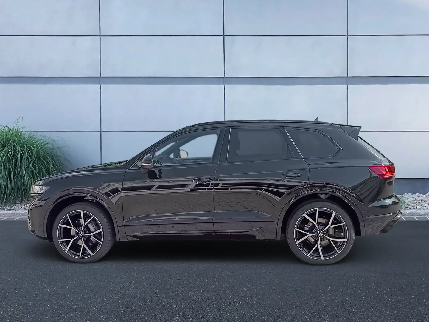 Volkswagen Touareg R-Line 3,0 l V6 TDI SCR 4MOTION 210 kW ( Schwarz - 2