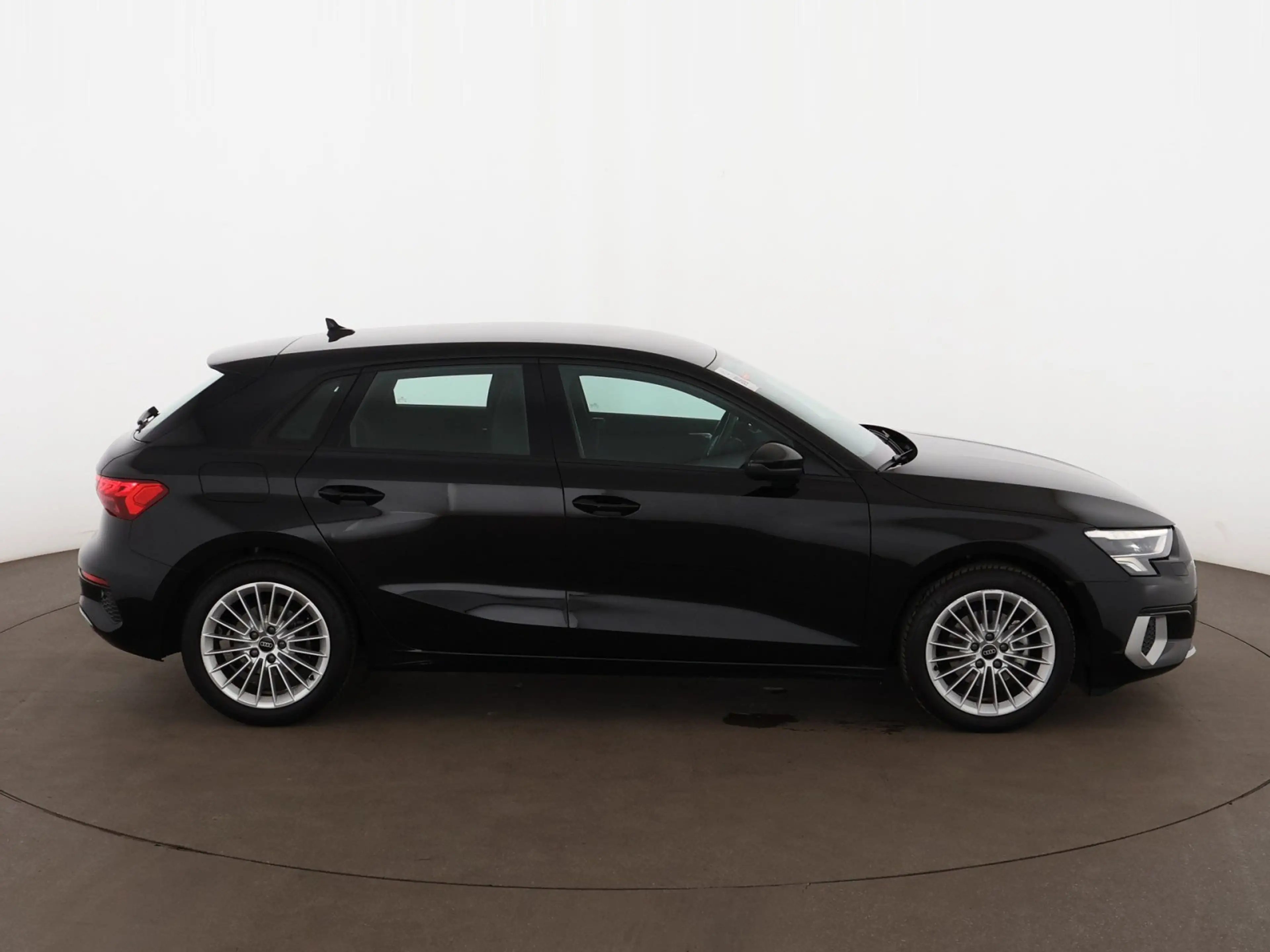 Audi A3 SB 35 TDI advanced Aut LED NAVI SITZHZG ASSIST — photo 9