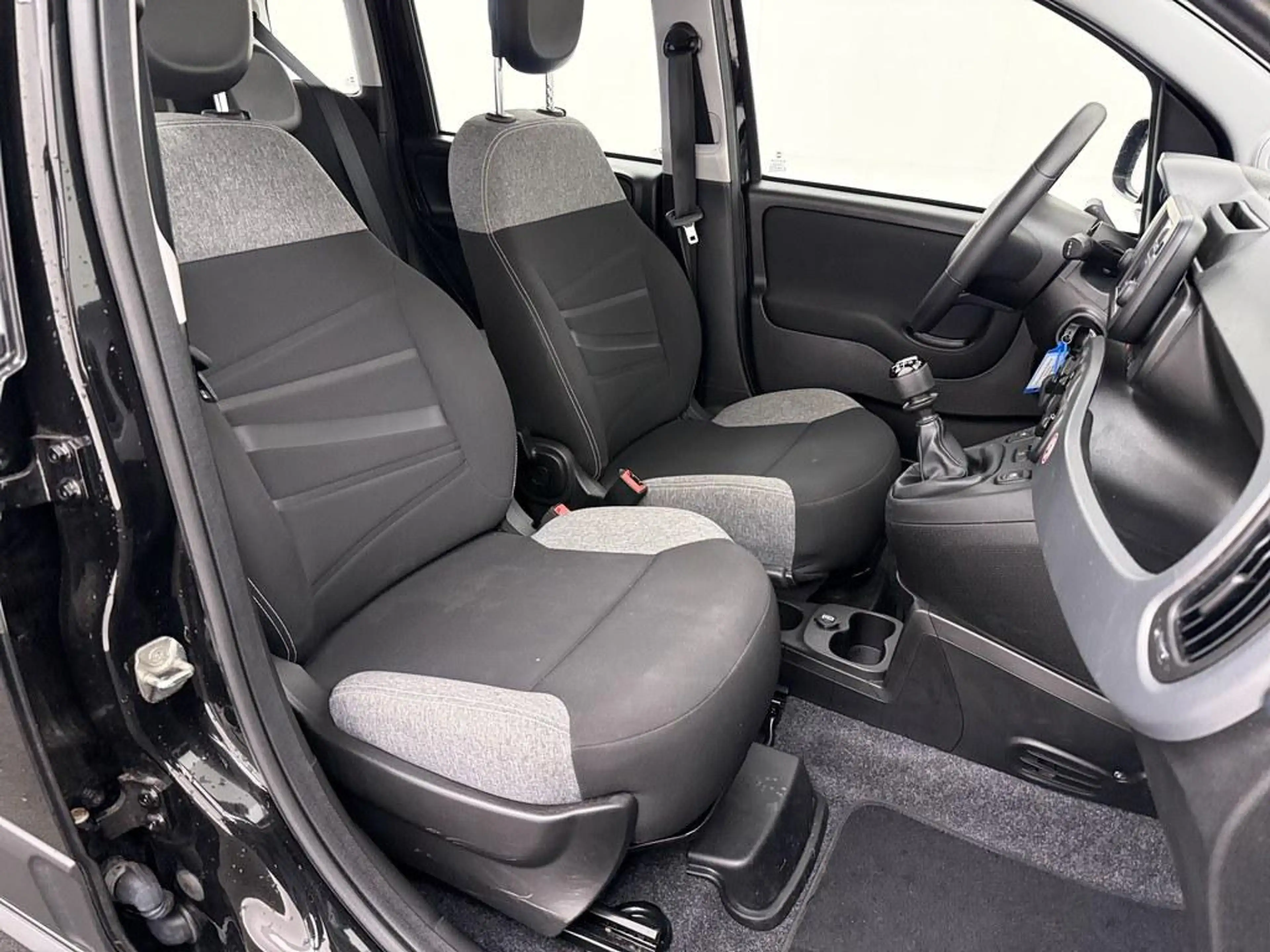 Fiat Panda 1.0 Hybrid City Life — photo 3