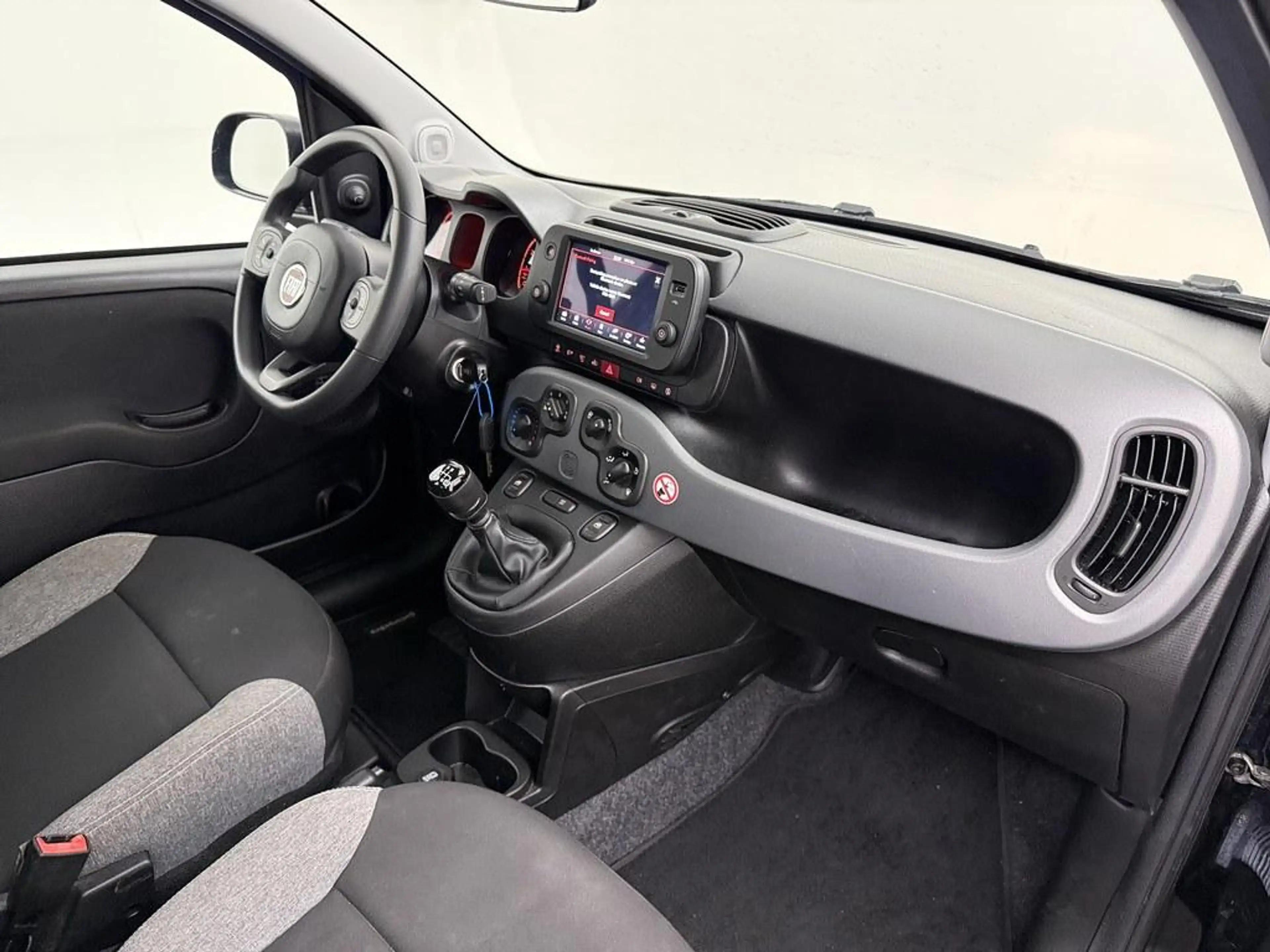 Fiat Panda 1.0 Hybrid City Life — photo 12